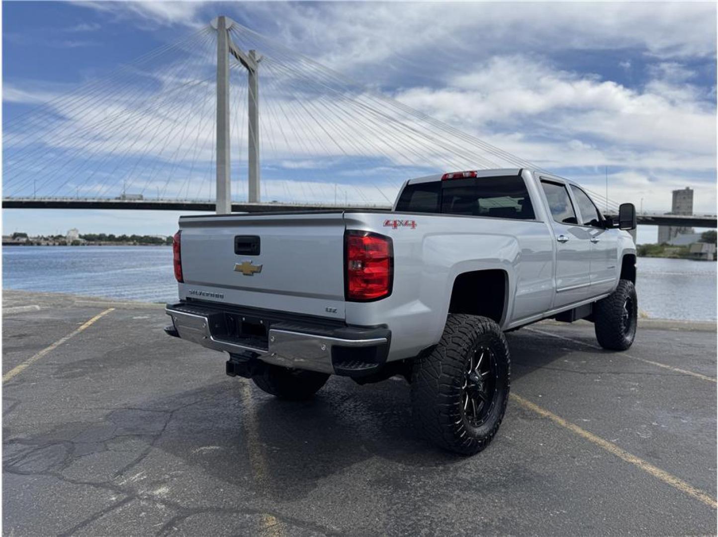 2015 Silver /No Color Chevrolet Silverado 2500 HD Crew Cab (1GC1KWE87FF) with an V8, Turbo Diesel, 6.6 Liter engine, Auto, 6-Spd Allison OD transmission, located at 607 W Columbia Drive, Kennewick, WA, 99336, (509) 987-1069, 46.216743, -119.126404 - Photo#13