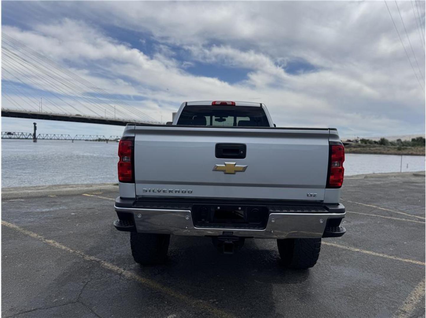 2015 Silver /No Color Chevrolet Silverado 2500 HD Crew Cab (1GC1KWE87FF) with an V8, Turbo Diesel, 6.6 Liter engine, Auto, 6-Spd Allison OD transmission, located at 607 W Columbia Drive, Kennewick, WA, 99336, (509) 987-1069, 46.216743, -119.126404 - Photo#15