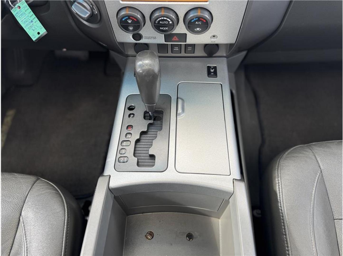 2007 Black /No Color Nissan Titan Crew Cab (1N6AA07B07N) with an V8, 5.6 Liter engine, Automatic transmission, located at 607 W Columbia Drive, Kennewick, WA, 99336, (509) 987-1069, 46.216743, -119.126404 - Photo#10