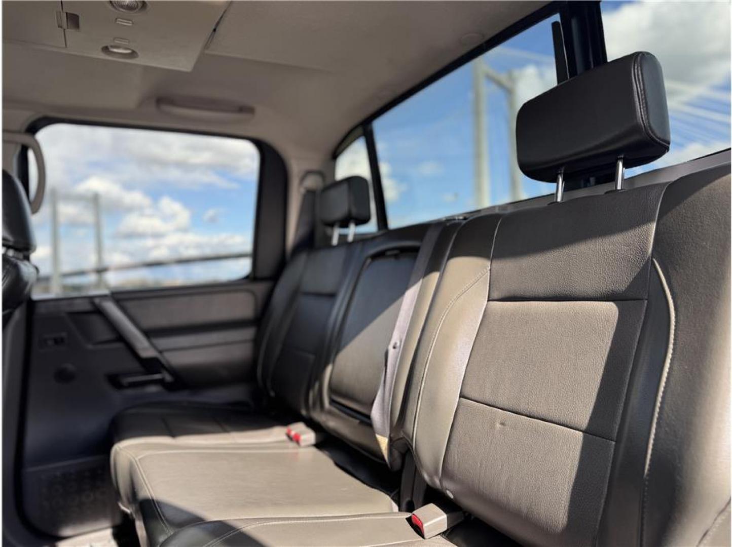 2007 Black /No Color Nissan Titan Crew Cab (1N6AA07B07N) with an V8, 5.6 Liter engine, Automatic transmission, located at 607 W Columbia Drive, Kennewick, WA, 99336, (509) 987-1069, 46.216743, -119.126404 - Photo#3