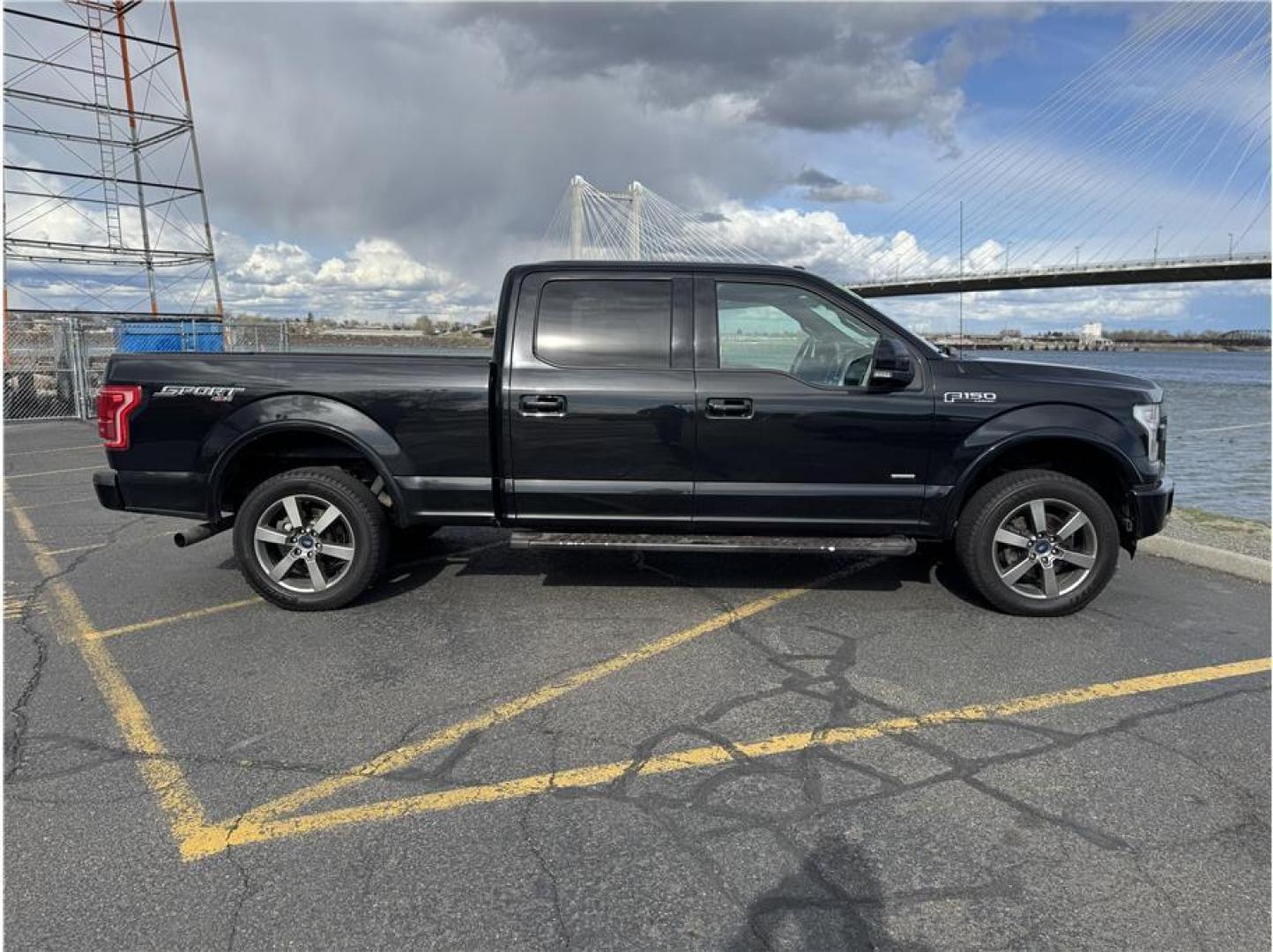 2015 Black /No Color Ford F150 SuperCrew Cab (1FTFW1EG2FF) with an V6, EcoBoost, TT, 3.5L engine, Automatic, 6-Spd transmission, located at 607 W Columbia Drive, Kennewick, WA, 99336, (509) 987-1069, 46.216743, -119.126404 - Photo#10
