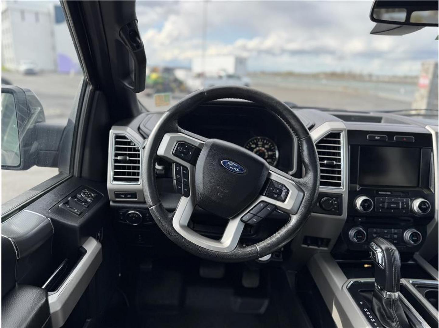 2015 Black /No Color Ford F150 SuperCrew Cab (1FTFW1EG2FF) with an V6, EcoBoost, TT, 3.5L engine, Automatic, 6-Spd transmission, located at 607 W Columbia Drive, Kennewick, WA, 99336, (509) 987-1069, 46.216743, -119.126404 - Photo#4