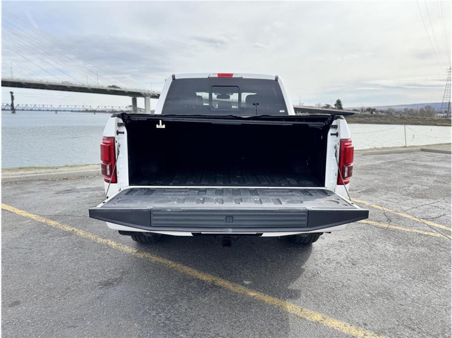 2016 White /No Color Ford F150 SuperCrew Cab (1FTEW1EG1GF) with an V6, EcoBoost, TT, 3.5L engine, Auto, 6-Spd SelShft transmission, located at 607 W Columbia Drive, Kennewick, WA, 99336, (509) 987-1069, 46.216743, -119.126404 - Photo#14