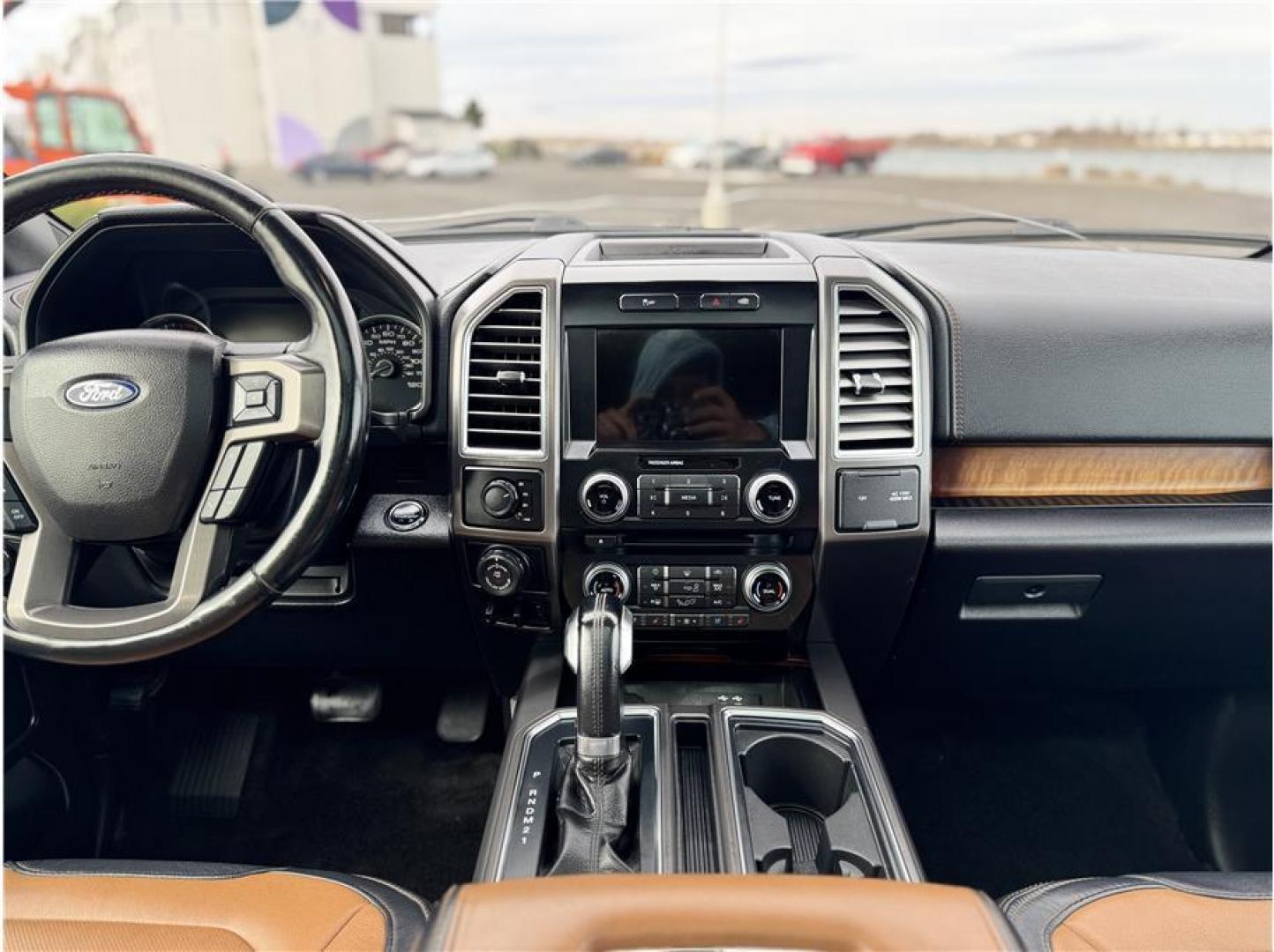 2016 White /No Color Ford F150 SuperCrew Cab (1FTEW1EG1GF) with an V6, EcoBoost, TT, 3.5L engine, Auto, 6-Spd SelShft transmission, located at 607 W Columbia Drive, Kennewick, WA, 99336, (509) 987-1069, 46.216743, -119.126404 - Photo#5