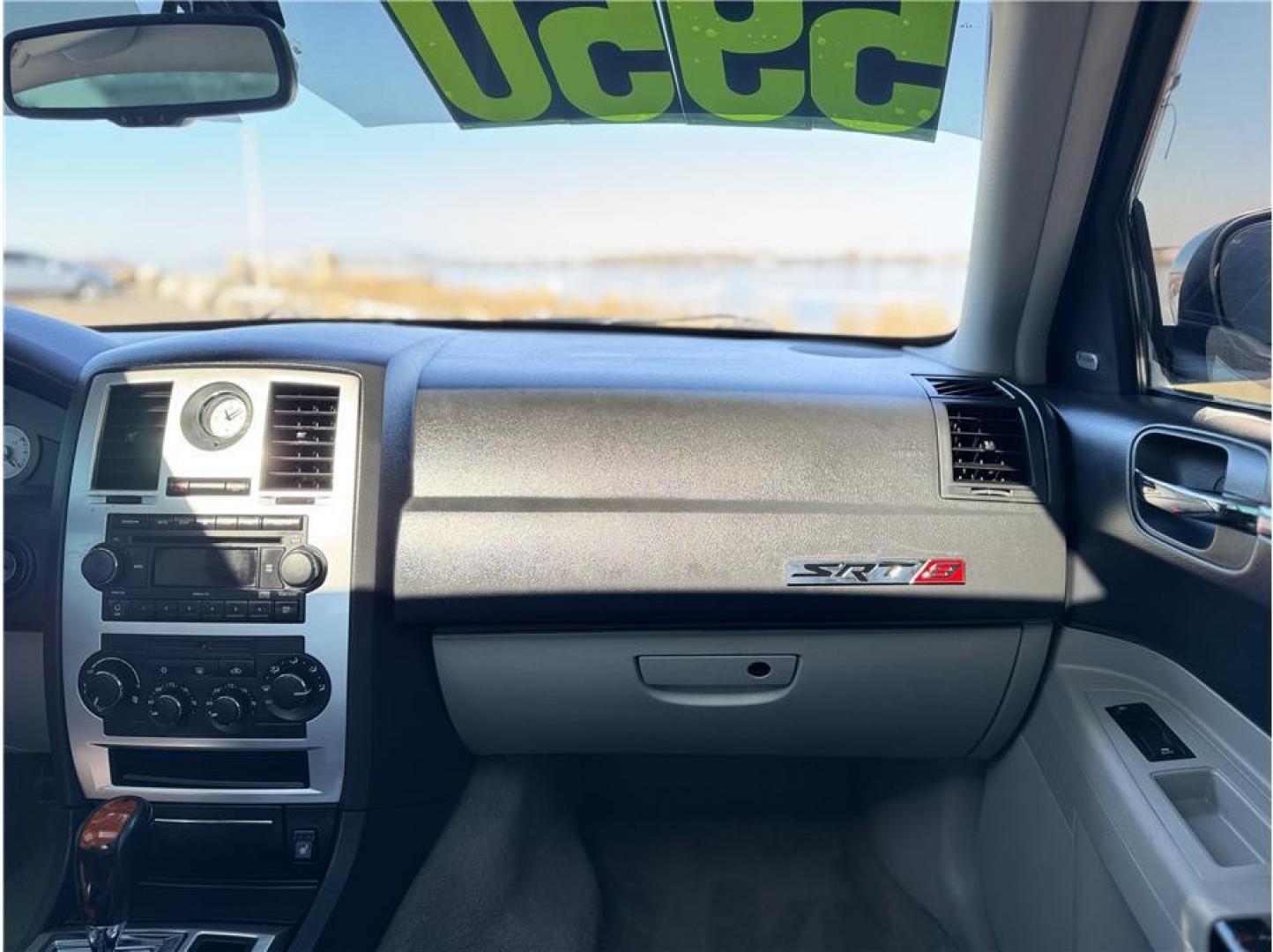 2006 White /No Color Chrysler 300 (2C3KK63H36H) with an V8, HEMI, 5.7 Liter engine, Automatic transmission, located at 607 W Columbia Drive, Kennewick, WA, 99336, (509) 987-1069, 46.216743, -119.126404 - Photo#6