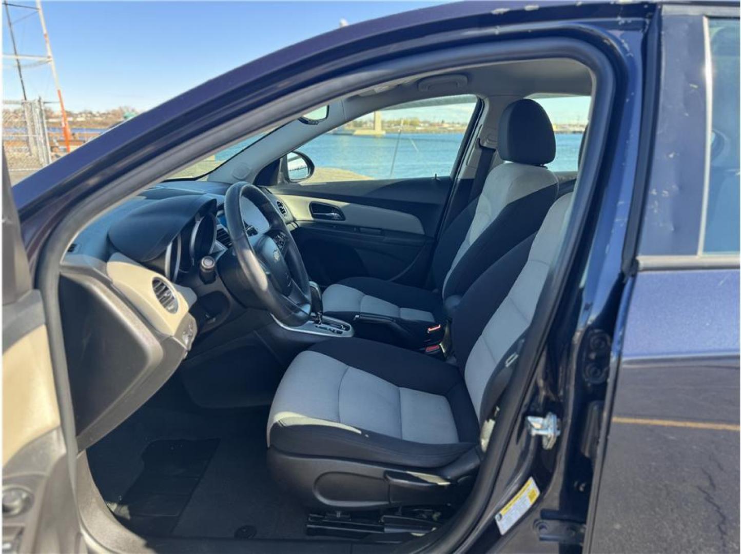 2016 Blue /No Color Chevrolet Cruze Limited (1G1PC5SG3G7) with an 4-Cyl, ECOTEC, 1.8 Liter engine, Auto, 6-Spd Overdrive transmission, located at 607 W Columbia Drive, Kennewick, WA, 99336, (509) 987-1069, 46.216743, -119.126404 - Photo#10