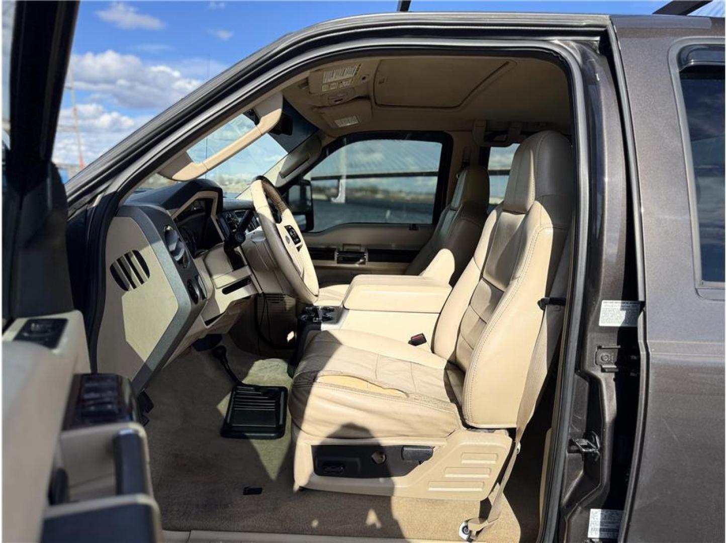 2008 Gray /No Color Ford F350 Super Duty Crew Cab (1FTWW31R08E) with an V8, Turbo Dsl 6.4L engine, Automatic, 5-Spd w/Overdrive transmission, located at 607 W Columbia Drive, Kennewick, WA, 99336, (509) 987-1069, 46.216743, -119.126404 - Photo#10