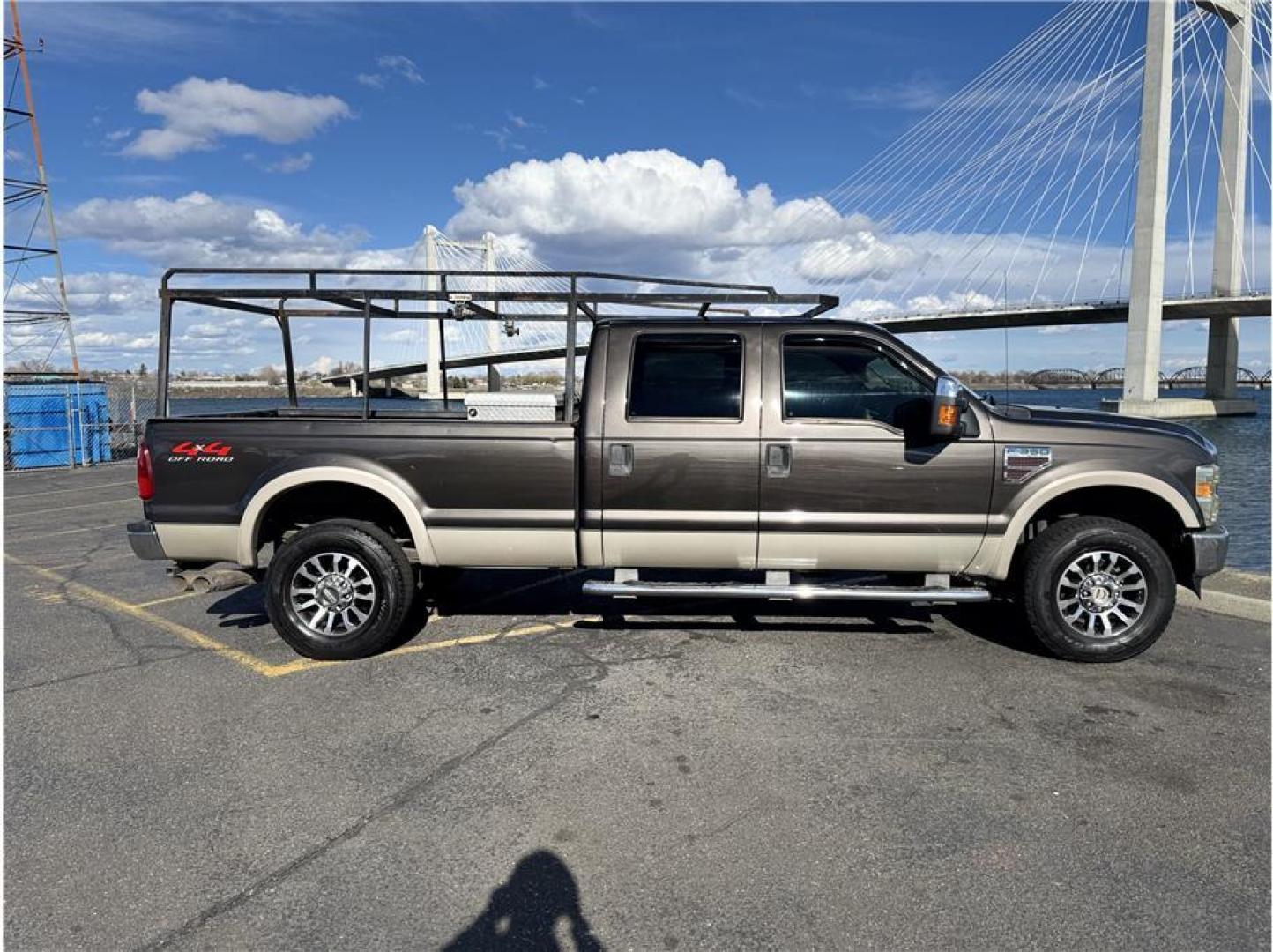 2008 Gray /No Color Ford F350 Super Duty Crew Cab (1FTWW31R08E) with an V8, Turbo Dsl 6.4L engine, Automatic, 5-Spd w/Overdrive transmission, located at 607 W Columbia Drive, Kennewick, WA, 99336, (509) 987-1069, 46.216743, -119.126404 - Photo#12