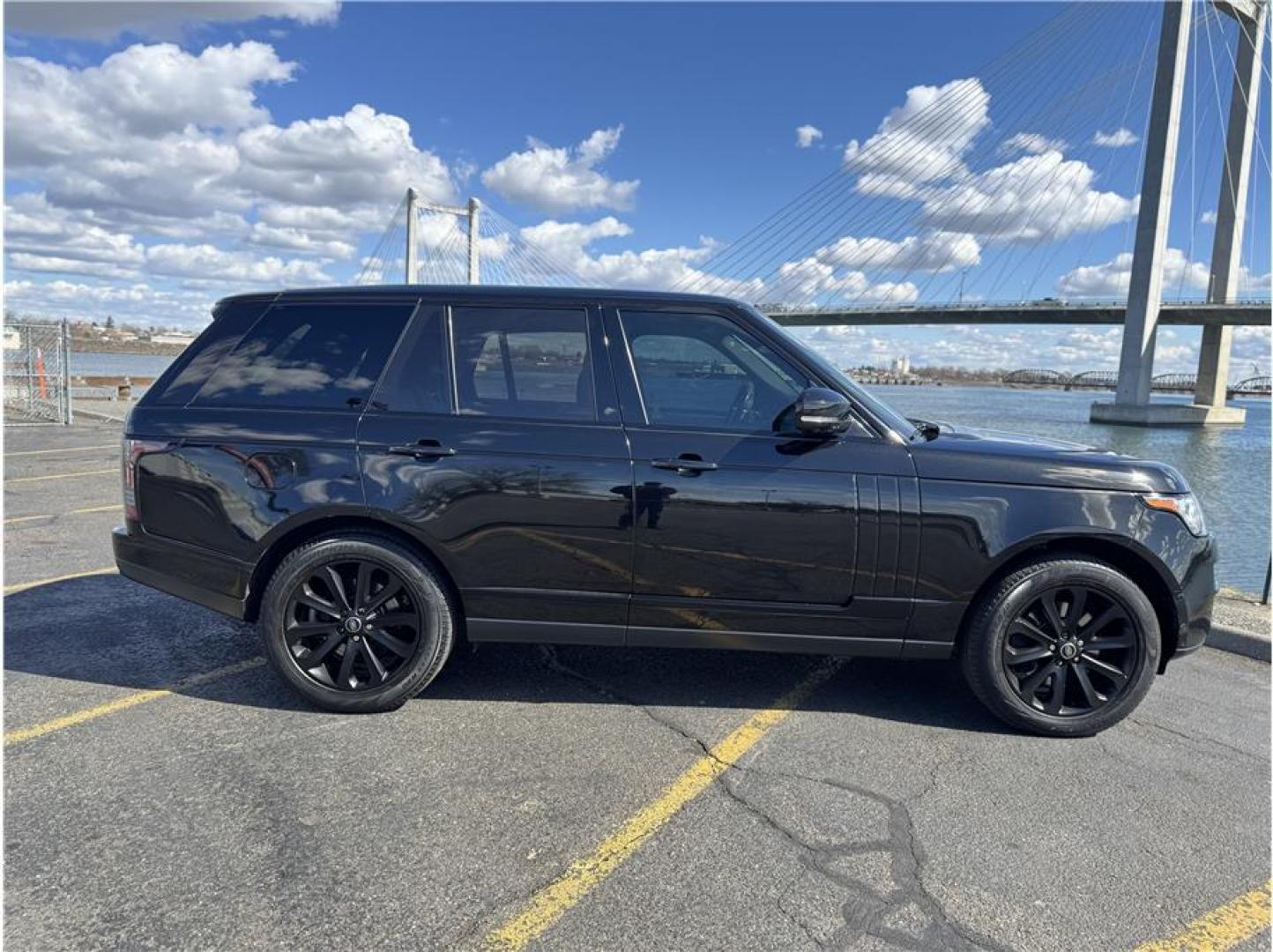 2014 Black /No Color Land Rover Range Rover (SALGS2VF0EA) with an V6, Sprchrgd, FF, 3.0L engine, Automatic, 8-Spd transmission, located at 607 W Columbia Drive, Kennewick, WA, 99336, (509) 987-1069, 46.216743, -119.126404 - Photo#11