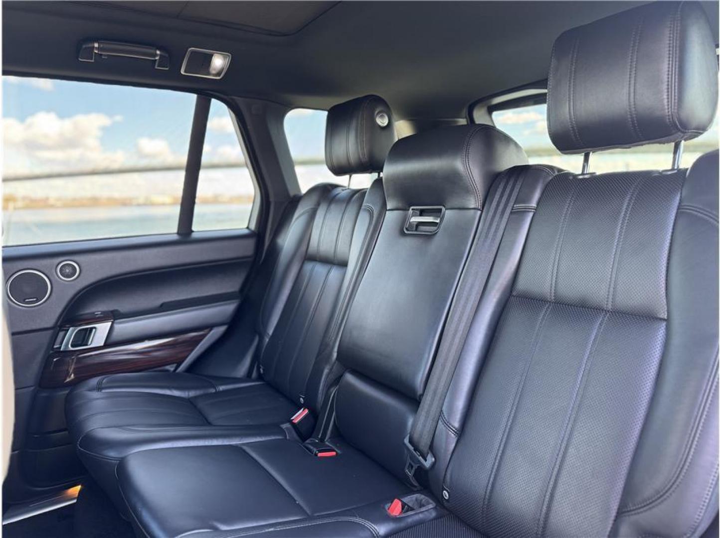 2014 Black /No Color Land Rover Range Rover (SALGS2VF0EA) with an V6, Sprchrgd, FF, 3.0L engine, Automatic, 8-Spd transmission, located at 607 W Columbia Drive, Kennewick, WA, 99336, (509) 987-1069, 46.216743, -119.126404 - Photo#3
