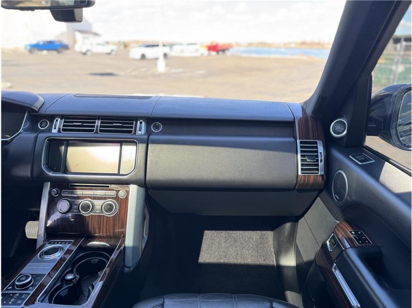2014 Black /No Color Land Rover Range Rover (SALGS2VF0EA) with an V6, Sprchrgd, FF, 3.0L engine, Automatic, 8-Spd transmission, located at 607 W Columbia Drive, Kennewick, WA, 99336, (509) 987-1069, 46.216743, -119.126404 - Photo#6