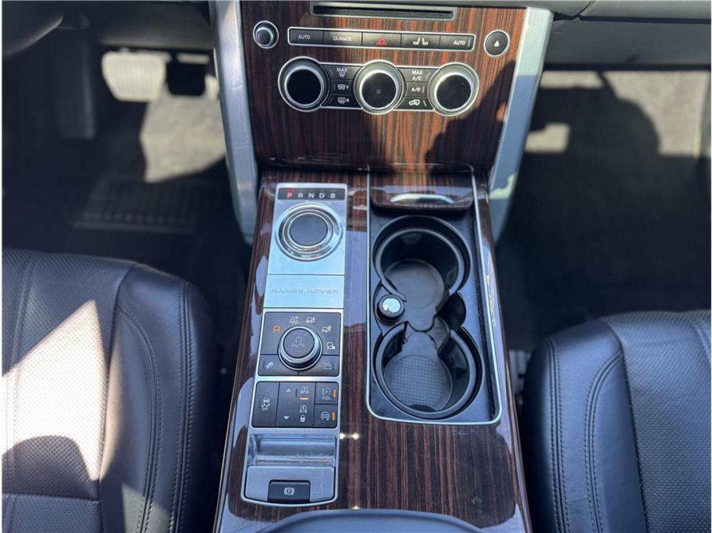 2014 Black /No Color Land Rover Range Rover (SALGS2VF0EA) with an V6, Sprchrgd, FF, 3.0L engine, Automatic, 8-Spd transmission, located at 607 W Columbia Drive, Kennewick, WA, 99336, (509) 987-1069, 46.216743, -119.126404 - Photo#8
