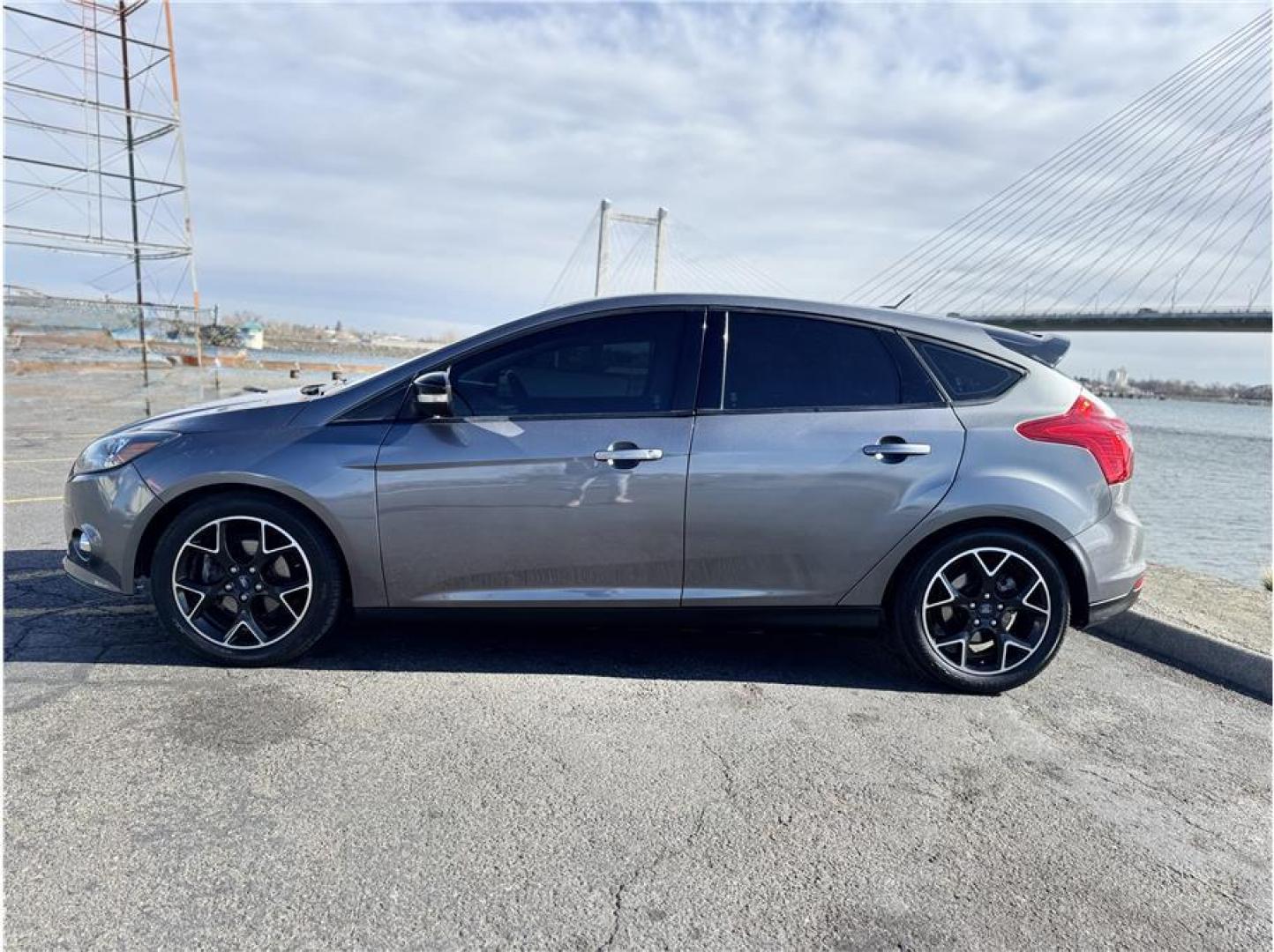 2013 No Color /No Color Ford Focus (1FADP3K24DL) with an 4-Cyl, Flex Fuel, 2.0L engine, Manual, 5-Spd transmission, located at 607 W Columbia Drive, Kennewick, WA, 99336, (509) 987-1069, 46.216743, -119.126404 - Photo#1