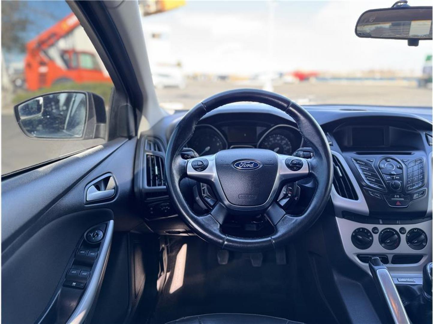 2013 No Color /No Color Ford Focus (1FADP3K24DL) with an 4-Cyl, Flex Fuel, 2.0L engine, Manual, 5-Spd transmission, located at 607 W Columbia Drive, Kennewick, WA, 99336, (509) 987-1069, 46.216743, -119.126404 - Photo#4