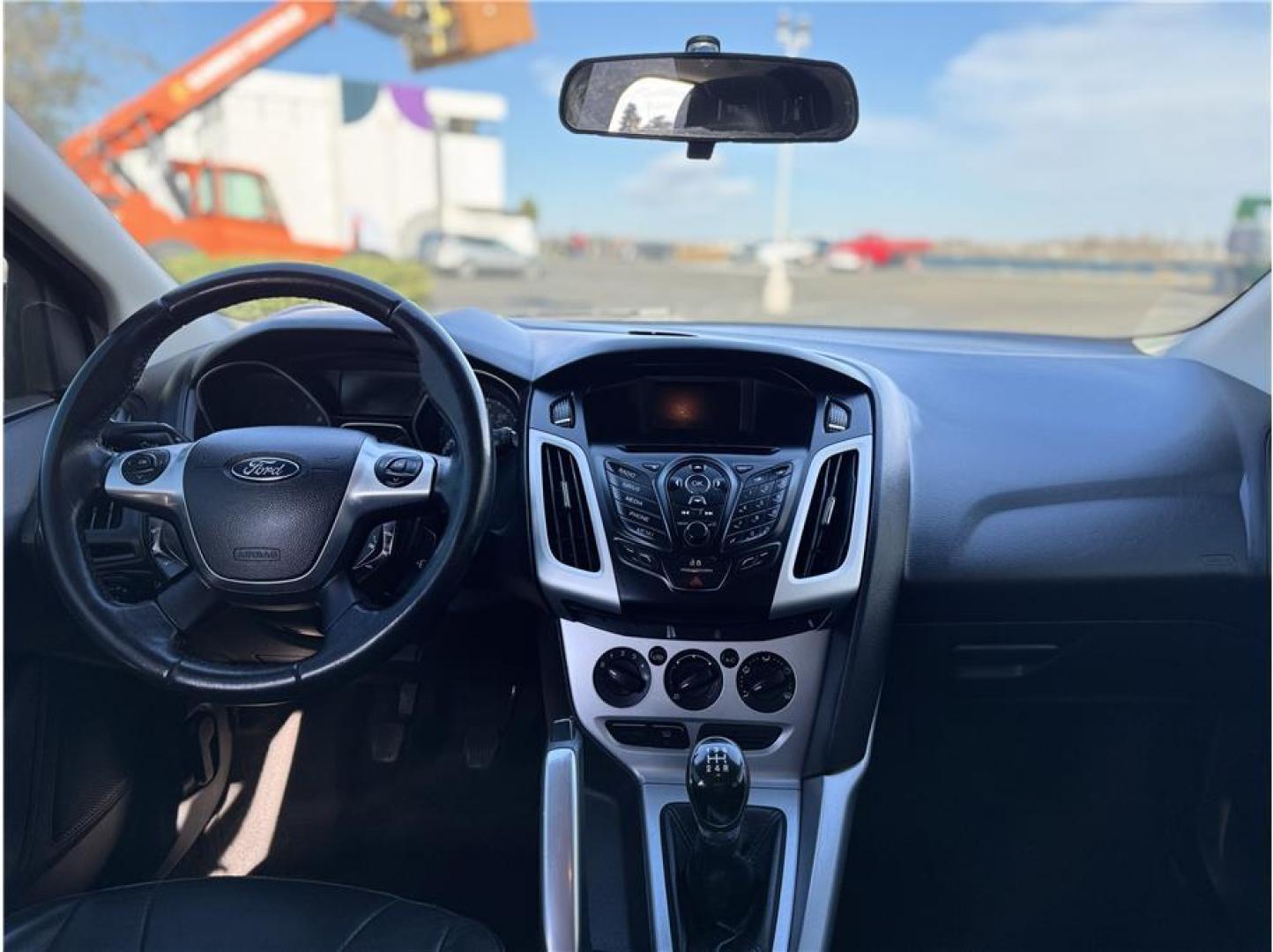2013 No Color /No Color Ford Focus (1FADP3K24DL) with an 4-Cyl, Flex Fuel, 2.0L engine, Manual, 5-Spd transmission, located at 607 W Columbia Drive, Kennewick, WA, 99336, (509) 987-1069, 46.216743, -119.126404 - Photo#5