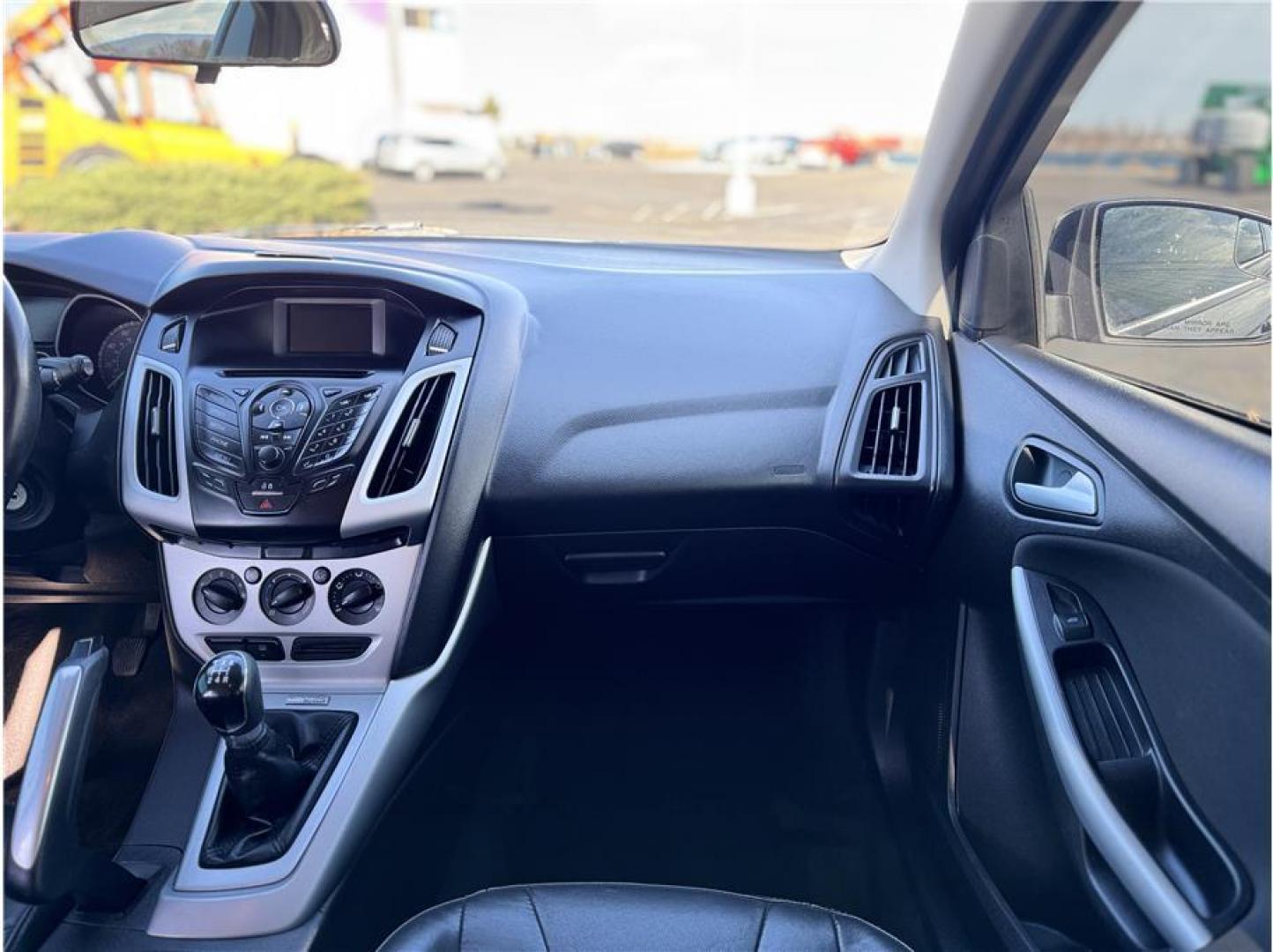 2013 No Color /No Color Ford Focus (1FADP3K24DL) with an 4-Cyl, Flex Fuel, 2.0L engine, Manual, 5-Spd transmission, located at 607 W Columbia Drive, Kennewick, WA, 99336, (509) 987-1069, 46.216743, -119.126404 - Photo#6