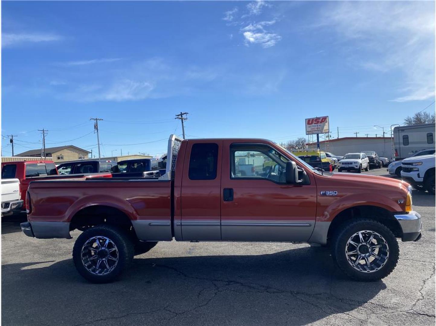1999 Red /No Color Ford F350 Super Duty Super Cab (1FTSX31F9XE) , located at 607 W Columbia Drive, Kennewick, WA, 99336, (509) 987-1069, 46.216743, -119.126404 - Photo#3