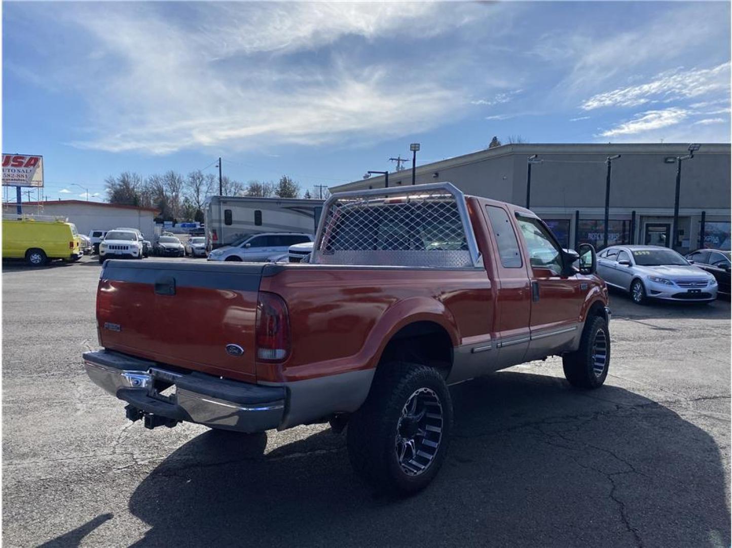 1999 Red /No Color Ford F350 Super Duty Super Cab (1FTSX31F9XE) , located at 607 W Columbia Drive, Kennewick, WA, 99336, (509) 987-1069, 46.216743, -119.126404 - Photo#4