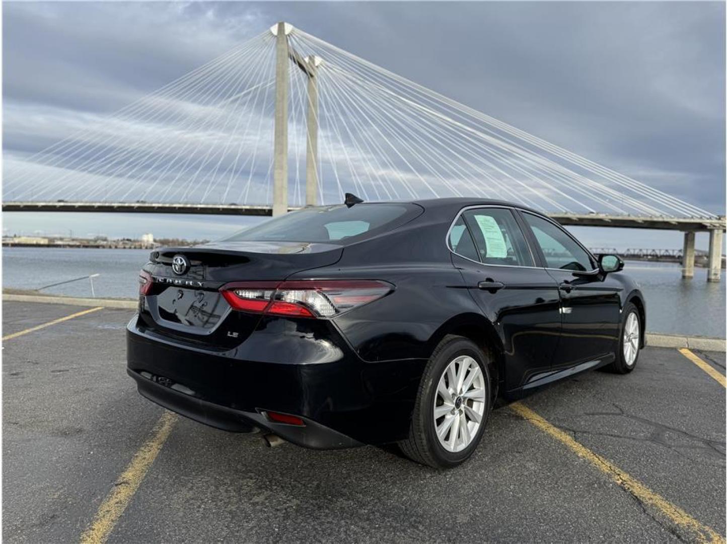 2022 Black /No Color Toyota Camry (4T1C11AK9NU) with an 4-Cyl, 2.5 Liter engine, Automatic, 8-Spd w/Sequential Shift transmission, located at 607 W Columbia Drive, Kennewick, WA, 99336, (509) 987-1069, 46.216743, -119.126404 - Photo#13