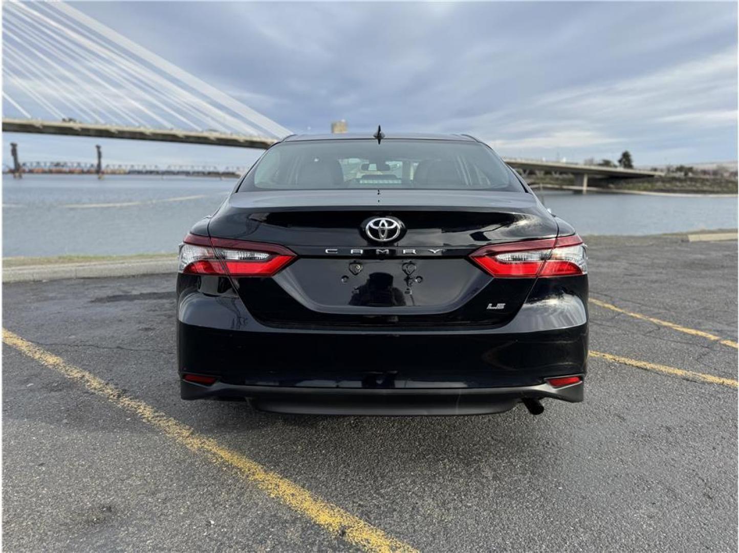 2022 Black /No Color Toyota Camry (4T1C11AK9NU) with an 4-Cyl, 2.5 Liter engine, Automatic, 8-Spd w/Sequential Shift transmission, located at 607 W Columbia Drive, Kennewick, WA, 99336, (509) 987-1069, 46.216743, -119.126404 - Photo#14