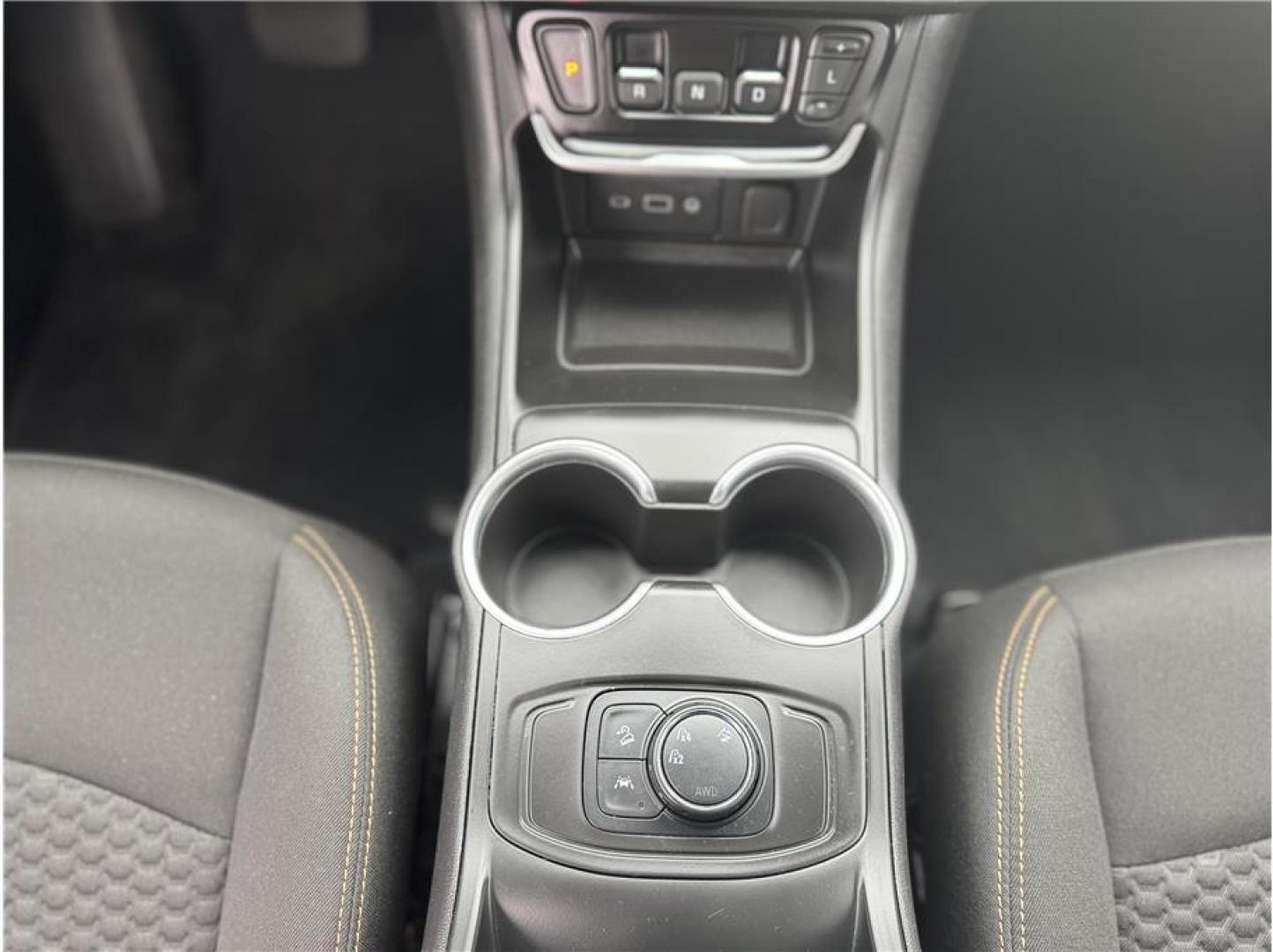2020 Silver /No Color GMC Terrain (3GKALTEVXLL) with an 4-Cyl, Turbo, 1.5 Liter engine, Automatic, 9-Spd w/Overdrive 9T45 transmission, located at 607 W Columbia Drive, Kennewick, WA, 99336, (509) 987-1069, 46.216743, -119.126404 - Photo#9