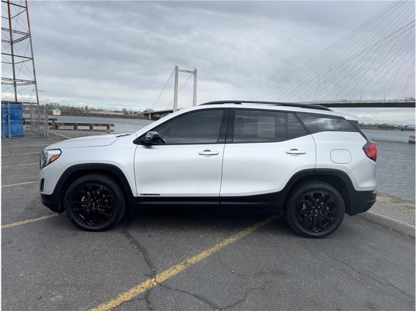 2020 Silver /No Color GMC Terrain (3GKALTEVXLL) with an 4-Cyl, Turbo, 1.5 Liter engine, Automatic, 9-Spd w/Overdrive 9T45 transmission, located at 607 W Columbia Drive, Kennewick, WA, 99336, (509) 987-1069, 46.216743, -119.126404 - Photo#1
