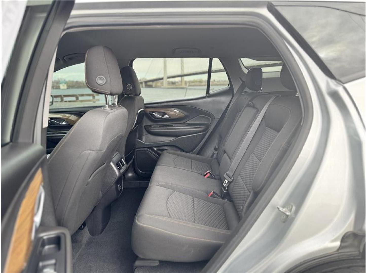 2020 Silver /No Color GMC Terrain (3GKALTEVXLL) with an 4-Cyl, Turbo, 1.5 Liter engine, Automatic, 9-Spd w/Overdrive 9T45 transmission, located at 607 W Columbia Drive, Kennewick, WA, 99336, (509) 987-1069, 46.216743, -119.126404 - Photo#2
