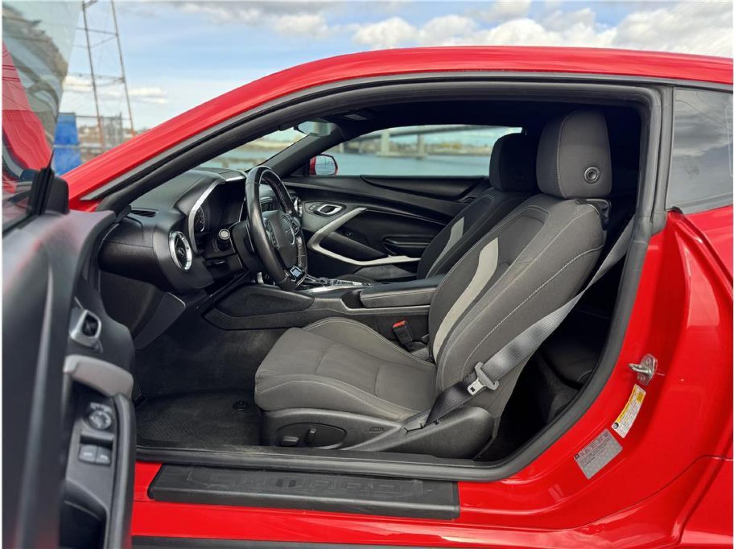 2016 Red /No Color Chevrolet Camaro (1G1FB1RS2G0) with an V6, 3.6 Liter engine, Automatic, 8-Spd transmission, located at 607 W Columbia Drive, Kennewick, WA, 99336, (509) 987-1069, 46.216743, -119.126404 - Photo#2