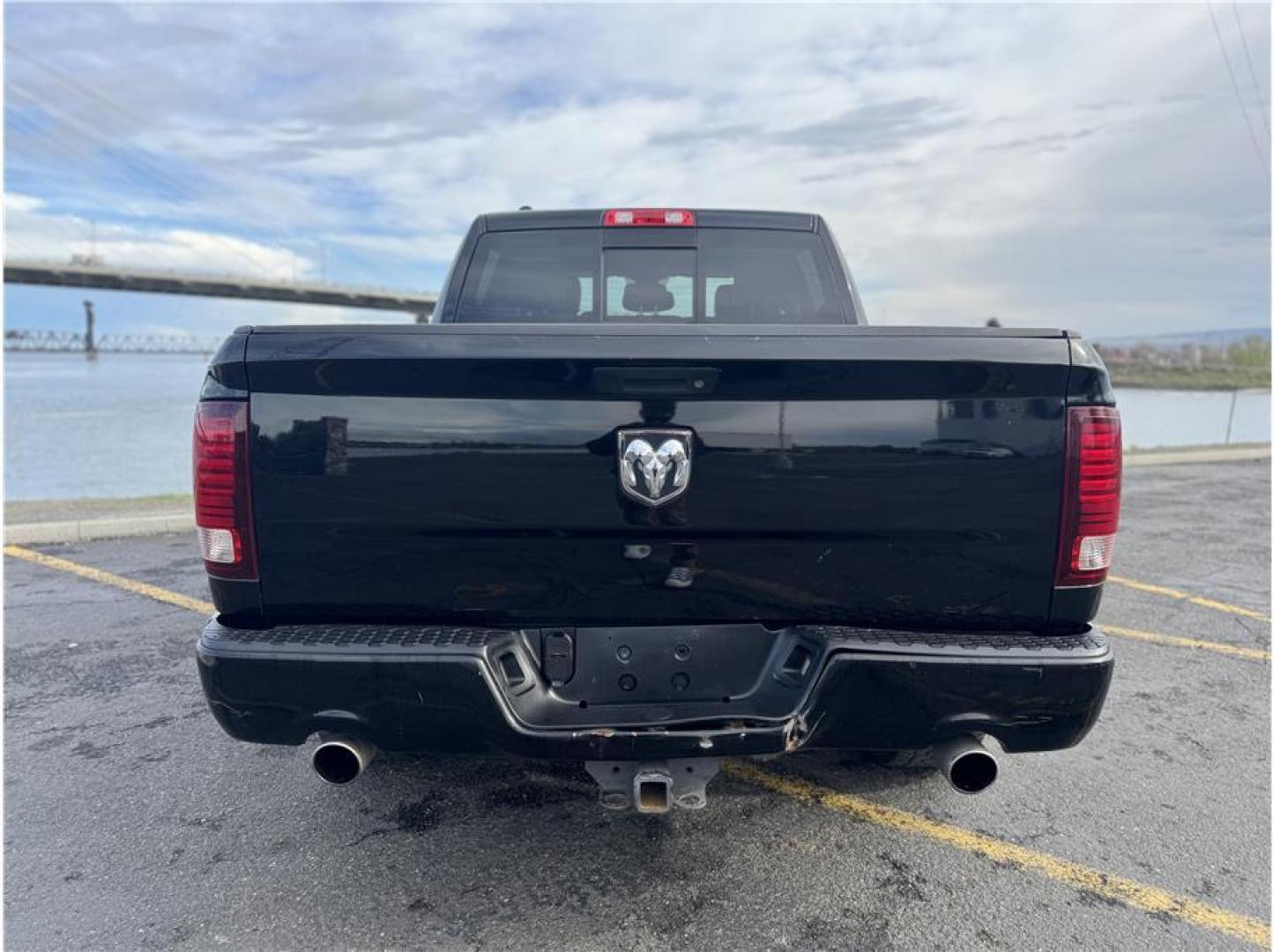 2013 Black /No Color Ram 1500 Crew Cab (1C6RR7MT3DS) with an V8, HEMI, 5.7 Liter engine, Automatic, 6-Spd transmission, located at 607 W Columbia Drive, Kennewick, WA, 99336, (509) 987-1069, 46.216743, -119.126404 - Photo#15
