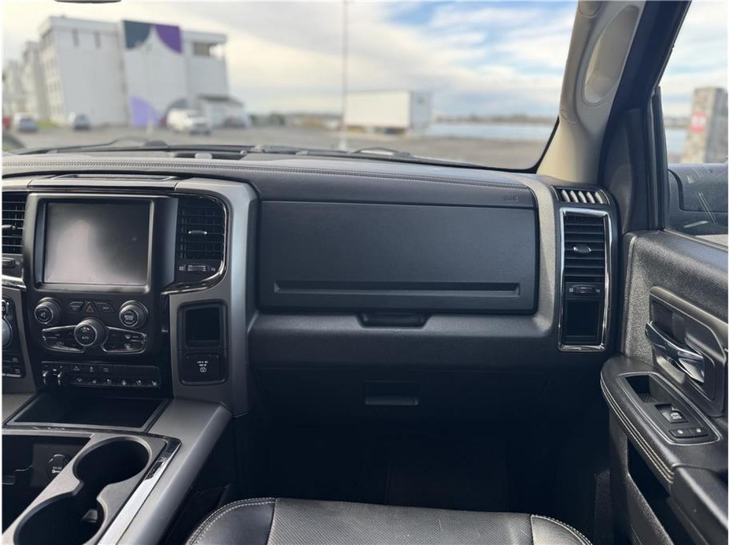2013 Black /No Color Ram 1500 Crew Cab (1C6RR7MT3DS) with an V8, HEMI, 5.7 Liter engine, Automatic, 6-Spd transmission, located at 607 W Columbia Drive, Kennewick, WA, 99336, (509) 987-1069, 46.216743, -119.126404 - Photo#6