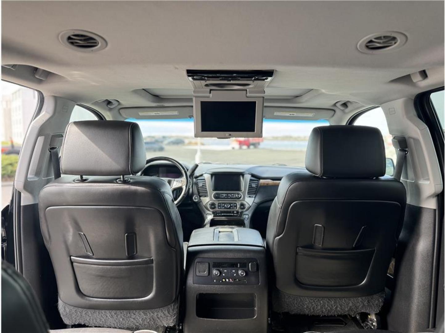 2015 Black /No Color GMC Yukon XL (1GKS2JKJ8FR) with an V8, EcoTec3, FF, 6.2L engine, Auto, 6-Spd HD Overdrive transmission, located at 607 W Columbia Drive, Kennewick, WA, 99336, (509) 987-1069, 46.216743, -119.126404 - Photo#5