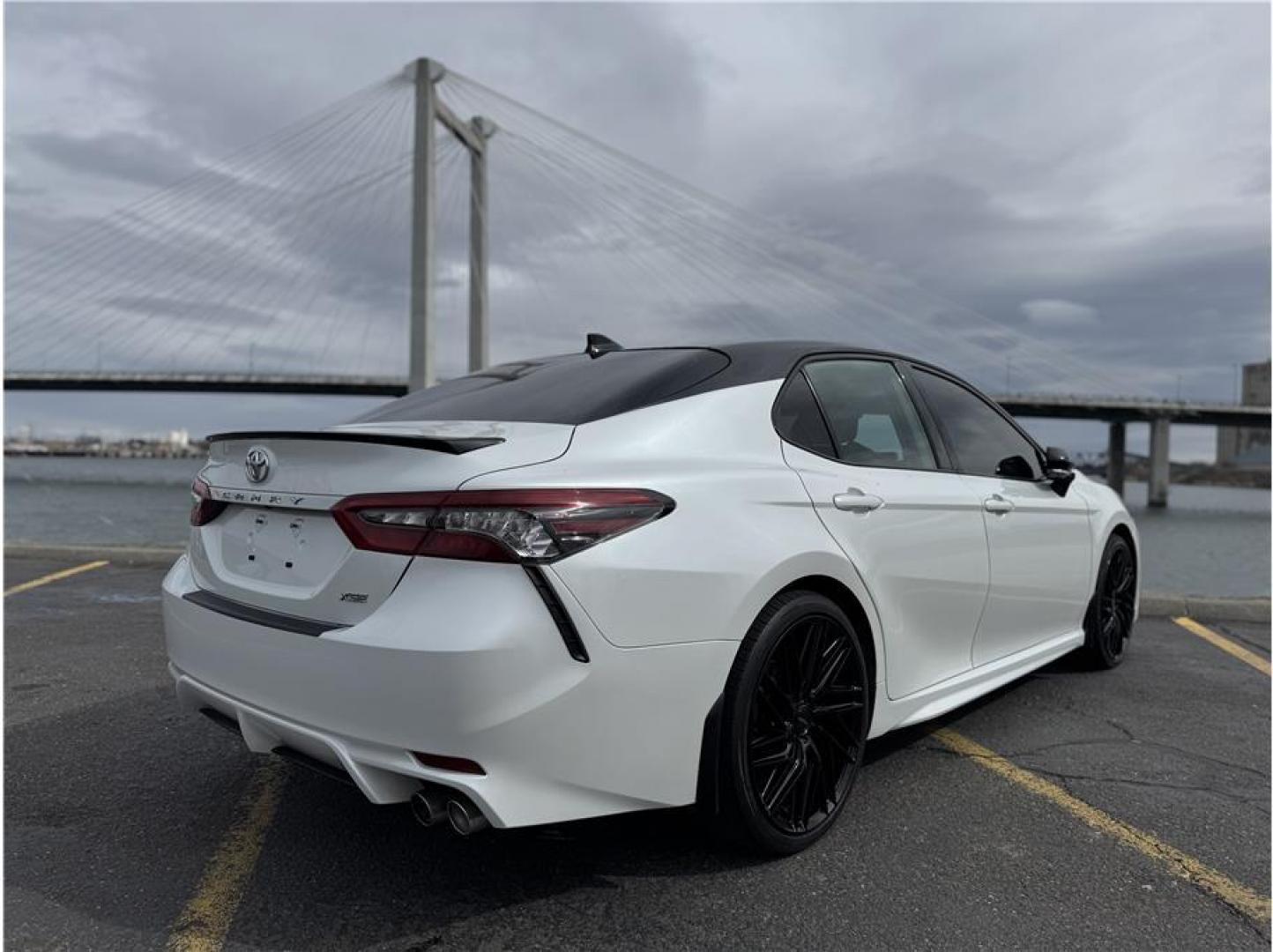 2021 White /No Color Toyota Camry (4T1K61AK8MU) with an 4-Cyl, 2.5 Liter engine, Automatic, 8-Spd w/Sequential Shift transmission, located at 607 W Columbia Drive, Kennewick, WA, 99336, (509) 987-1069, 46.216743, -119.126404 - Photo#10