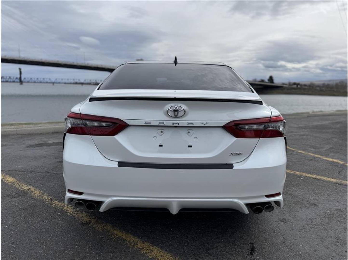 2021 White /No Color Toyota Camry (4T1K61AK8MU) with an 4-Cyl, 2.5 Liter engine, Automatic, 8-Spd w/Sequential Shift transmission, located at 607 W Columbia Drive, Kennewick, WA, 99336, (509) 987-1069, 46.216743, -119.126404 - Photo#12