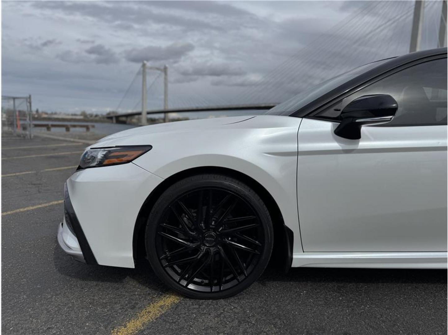2021 White /No Color Toyota Camry (4T1K61AK8MU) with an 4-Cyl, 2.5 Liter engine, Automatic, 8-Spd w/Sequential Shift transmission, located at 607 W Columbia Drive, Kennewick, WA, 99336, (509) 987-1069, 46.216743, -119.126404 - Photo#13