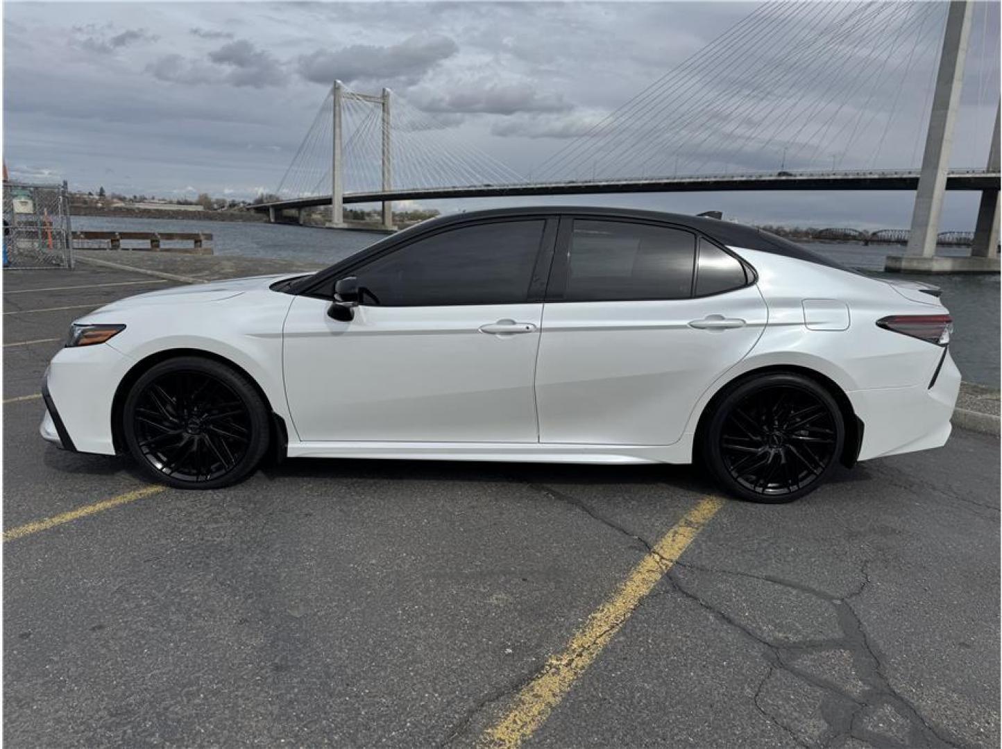 2021 White /No Color Toyota Camry (4T1K61AK8MU) with an 4-Cyl, 2.5 Liter engine, Automatic, 8-Spd w/Sequential Shift transmission, located at 607 W Columbia Drive, Kennewick, WA, 99336, (509) 987-1069, 46.216743, -119.126404 - Photo#1