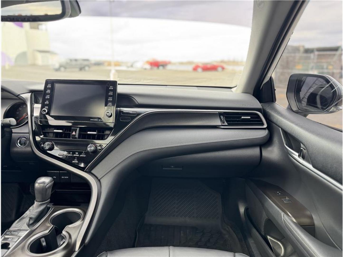 2021 White /No Color Toyota Camry (4T1K61AK8MU) with an 4-Cyl, 2.5 Liter engine, Automatic, 8-Spd w/Sequential Shift transmission, located at 607 W Columbia Drive, Kennewick, WA, 99336, (509) 987-1069, 46.216743, -119.126404 - Photo#6