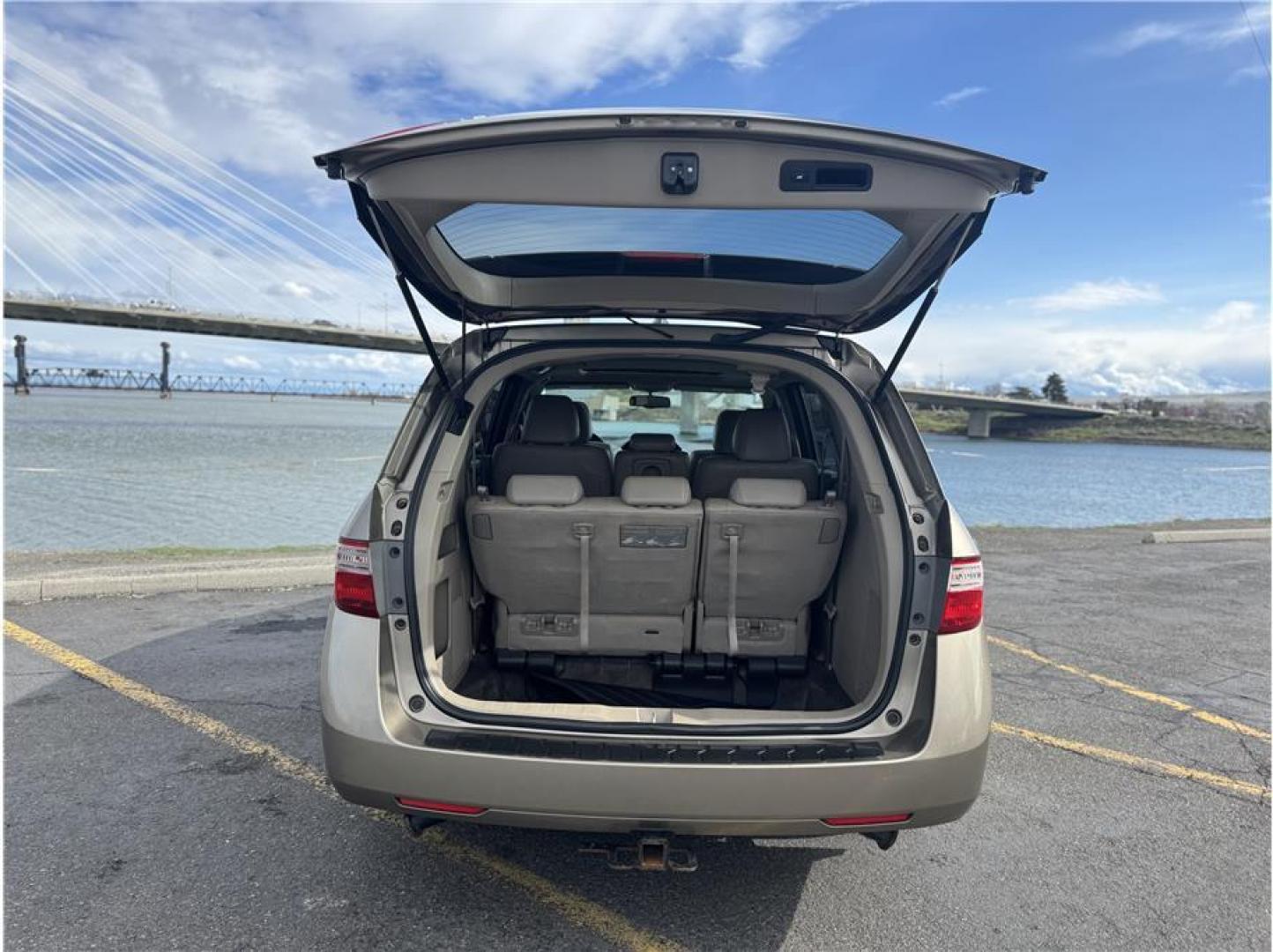 2013 Gold /No Color Honda Odyssey (5FNRL5H63DB) with an V6, i-VTEC, 3.5 Liter engine, Automatic, 5-Spd transmission, located at 607 W Columbia Drive, Kennewick, WA, 99336, (509) 987-1069, 46.216743, -119.126404 - Photo#14