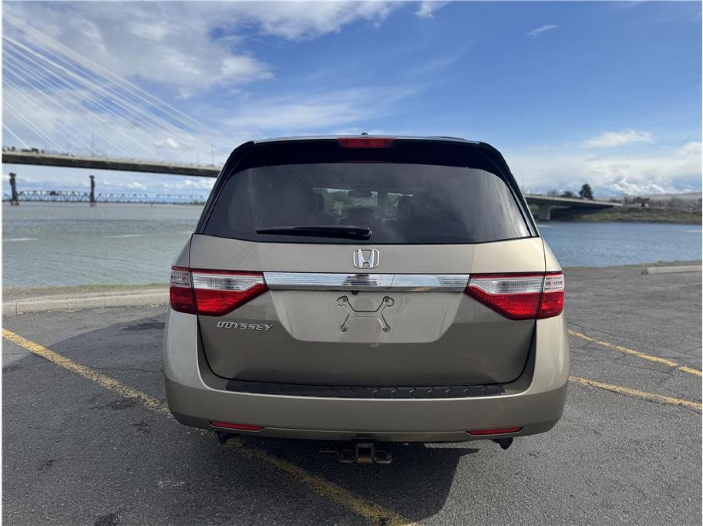 2013 Gold /No Color Honda Odyssey (5FNRL5H63DB) with an V6, i-VTEC, 3.5 Liter engine, Automatic, 5-Spd transmission, located at 607 W Columbia Drive, Kennewick, WA, 99336, (509) 987-1069, 46.216743, -119.126404 - Photo#15