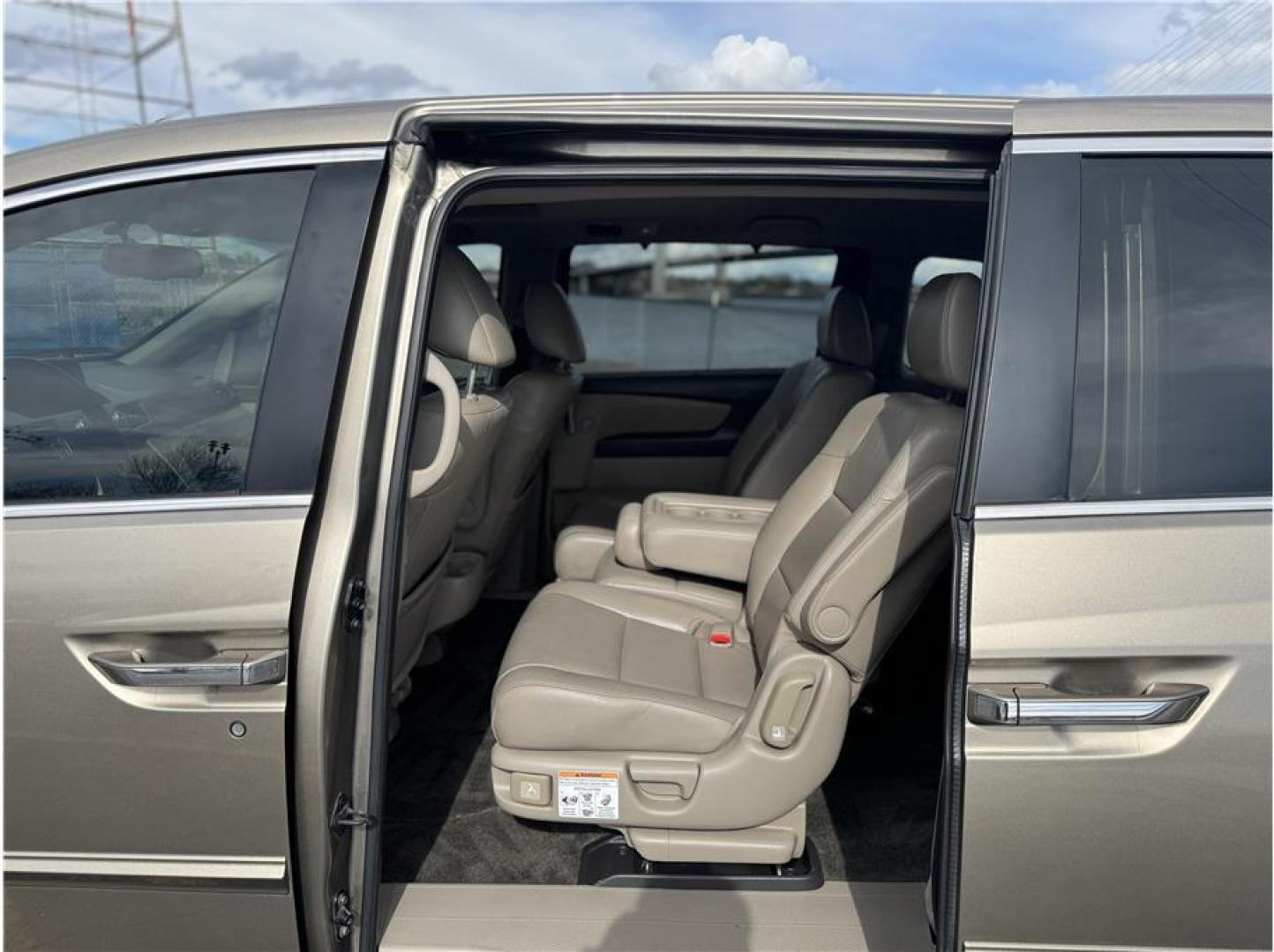 2013 Gold /No Color Honda Odyssey (5FNRL5H63DB) with an V6, i-VTEC, 3.5 Liter engine, Automatic, 5-Spd transmission, located at 607 W Columbia Drive, Kennewick, WA, 99336, (509) 987-1069, 46.216743, -119.126404 - Photo#2