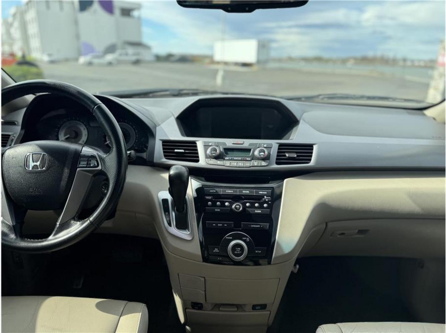 2013 Gold /No Color Honda Odyssey (5FNRL5H63DB) with an V6, i-VTEC, 3.5 Liter engine, Automatic, 5-Spd transmission, located at 607 W Columbia Drive, Kennewick, WA, 99336, (509) 987-1069, 46.216743, -119.126404 - Photo#6