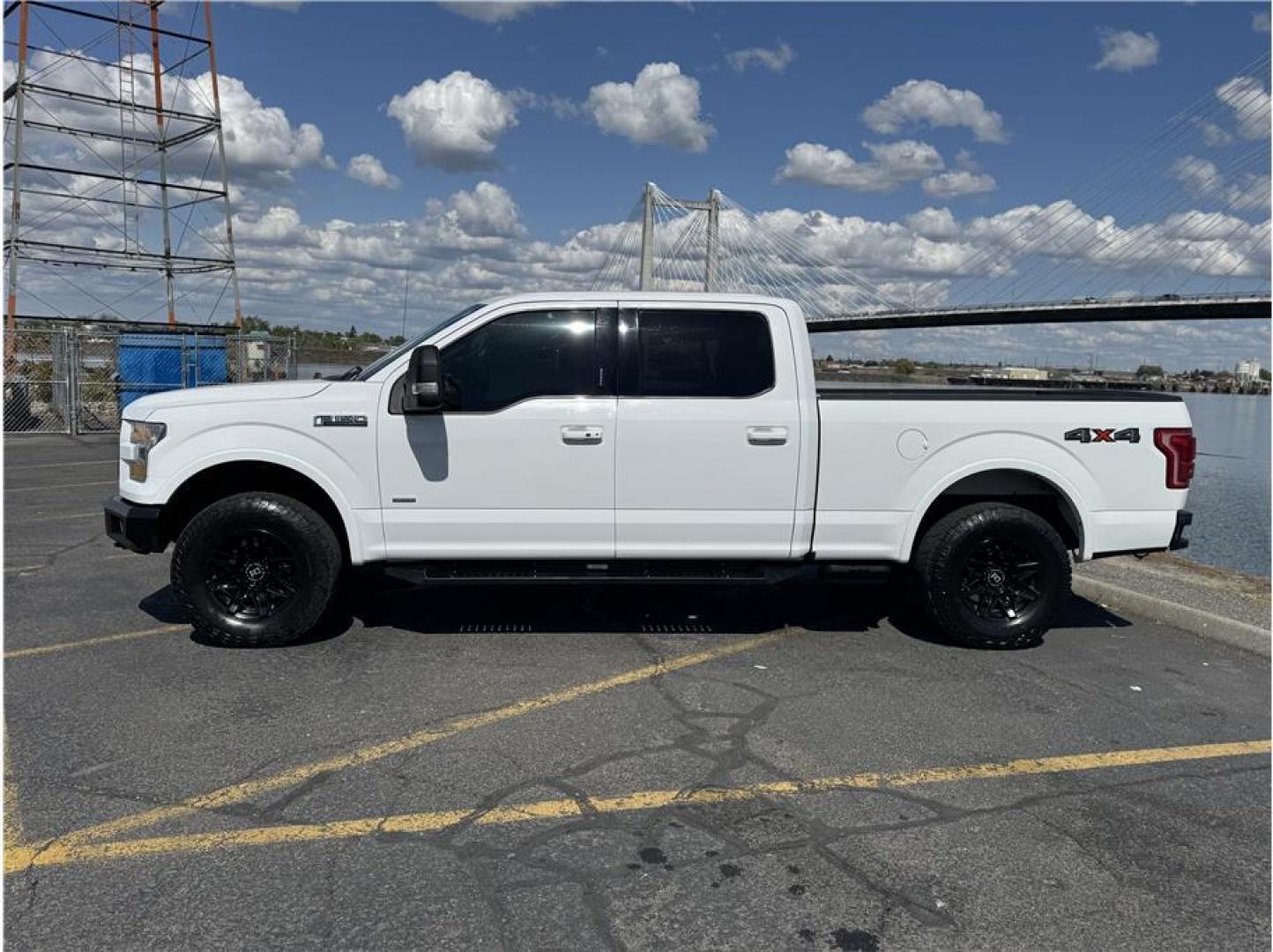 2016 White /No Color Ford F150 SuperCrew Cab (1FTFW1EG0GF) with an V6, EcoBoost, TT, 3.5L engine, Auto, 6-Spd SelShft transmission, located at 607 W Columbia Drive, Kennewick, WA, 99336, (509) 987-1069, 46.216743, -119.126404 - Photo#1