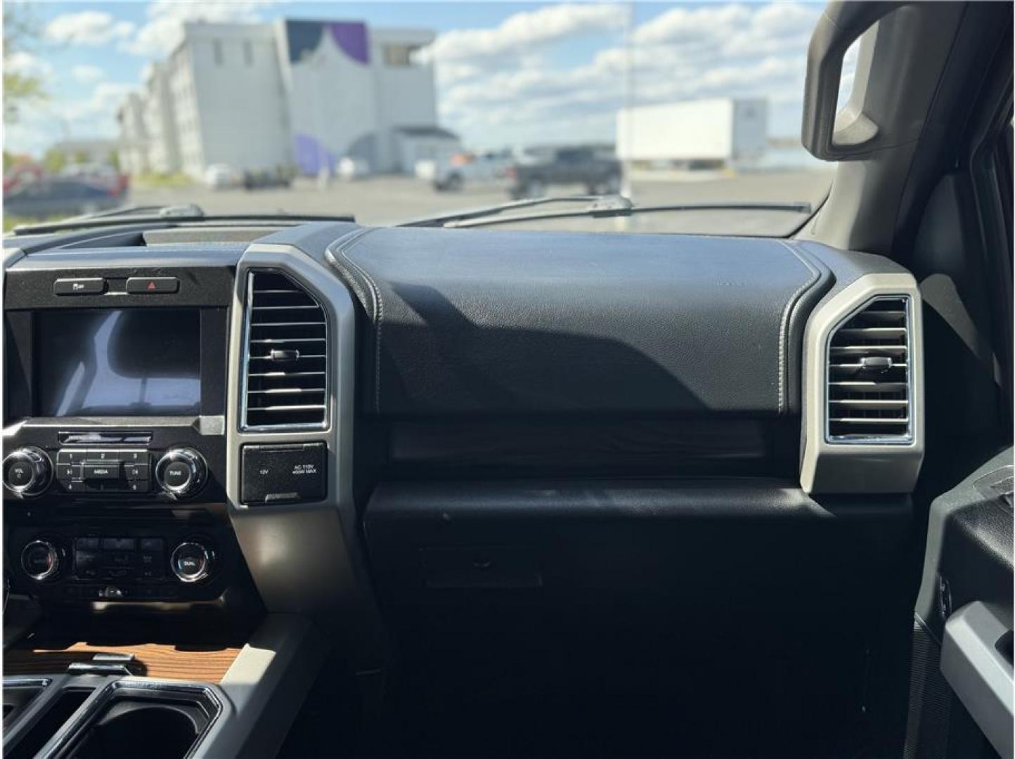 2016 White /No Color Ford F150 SuperCrew Cab (1FTFW1EG0GF) with an V6, EcoBoost, TT, 3.5L engine, Auto, 6-Spd SelShft transmission, located at 607 W Columbia Drive, Kennewick, WA, 99336, (509) 987-1069, 46.216743, -119.126404 - Photo#6