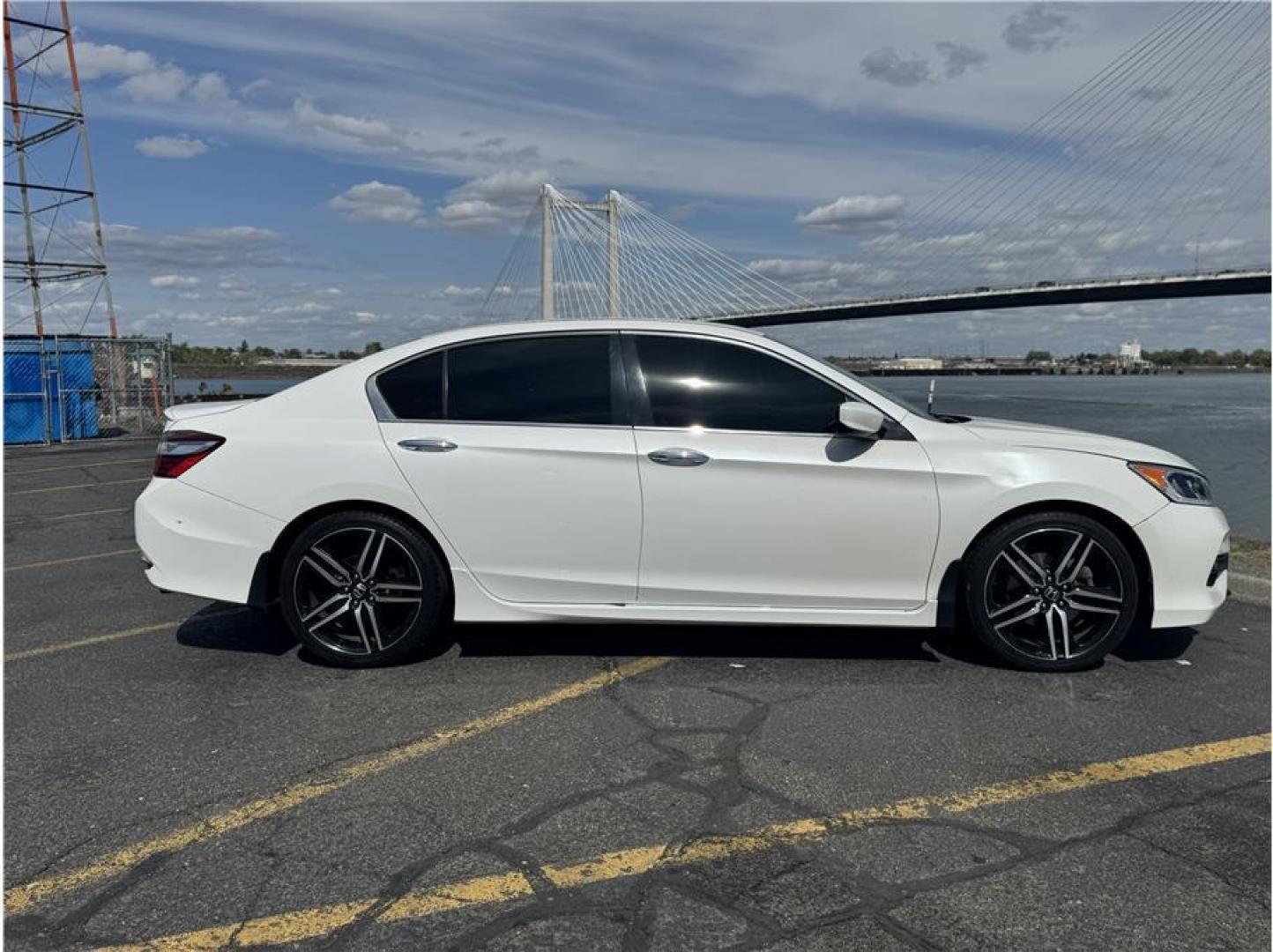 2016 White /No Color Honda Accord (1HGCR2F57GA) with an 4-Cyl, i-VTEC, 2.4 Liter engine, Auto, CVT w/Sport Mode transmission, located at 607 W Columbia Drive, Kennewick, WA, 99336, (509) 987-1069, 46.216743, -119.126404 - Photo#11