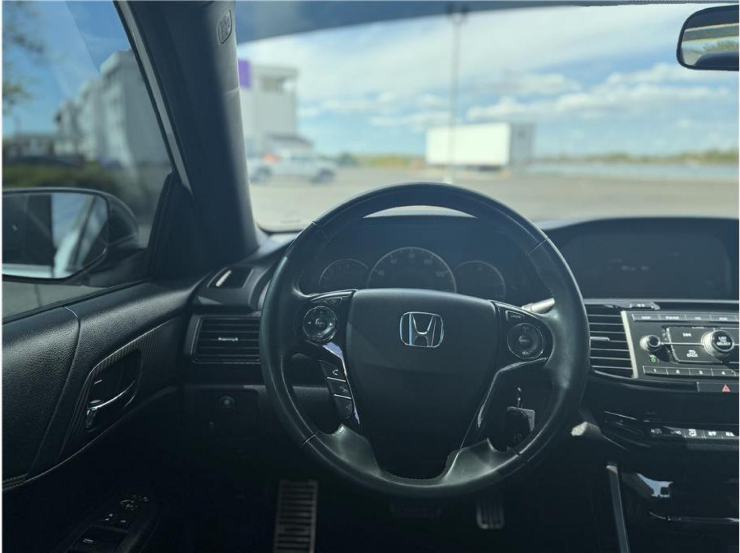 2016 White /No Color Honda Accord (1HGCR2F57GA) with an 4-Cyl, i-VTEC, 2.4 Liter engine, Auto, CVT w/Sport Mode transmission, located at 607 W Columbia Drive, Kennewick, WA, 99336, (509) 987-1069, 46.216743, -119.126404 - Photo#4