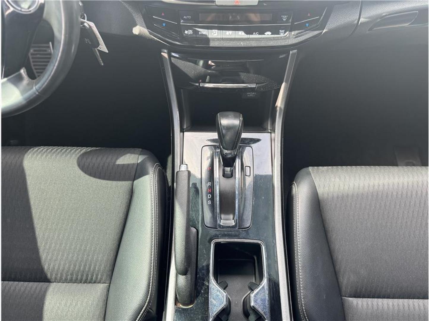 2016 White /No Color Honda Accord (1HGCR2F57GA) with an 4-Cyl, i-VTEC, 2.4 Liter engine, Auto, CVT w/Sport Mode transmission, located at 607 W Columbia Drive, Kennewick, WA, 99336, (509) 987-1069, 46.216743, -119.126404 - Photo#8