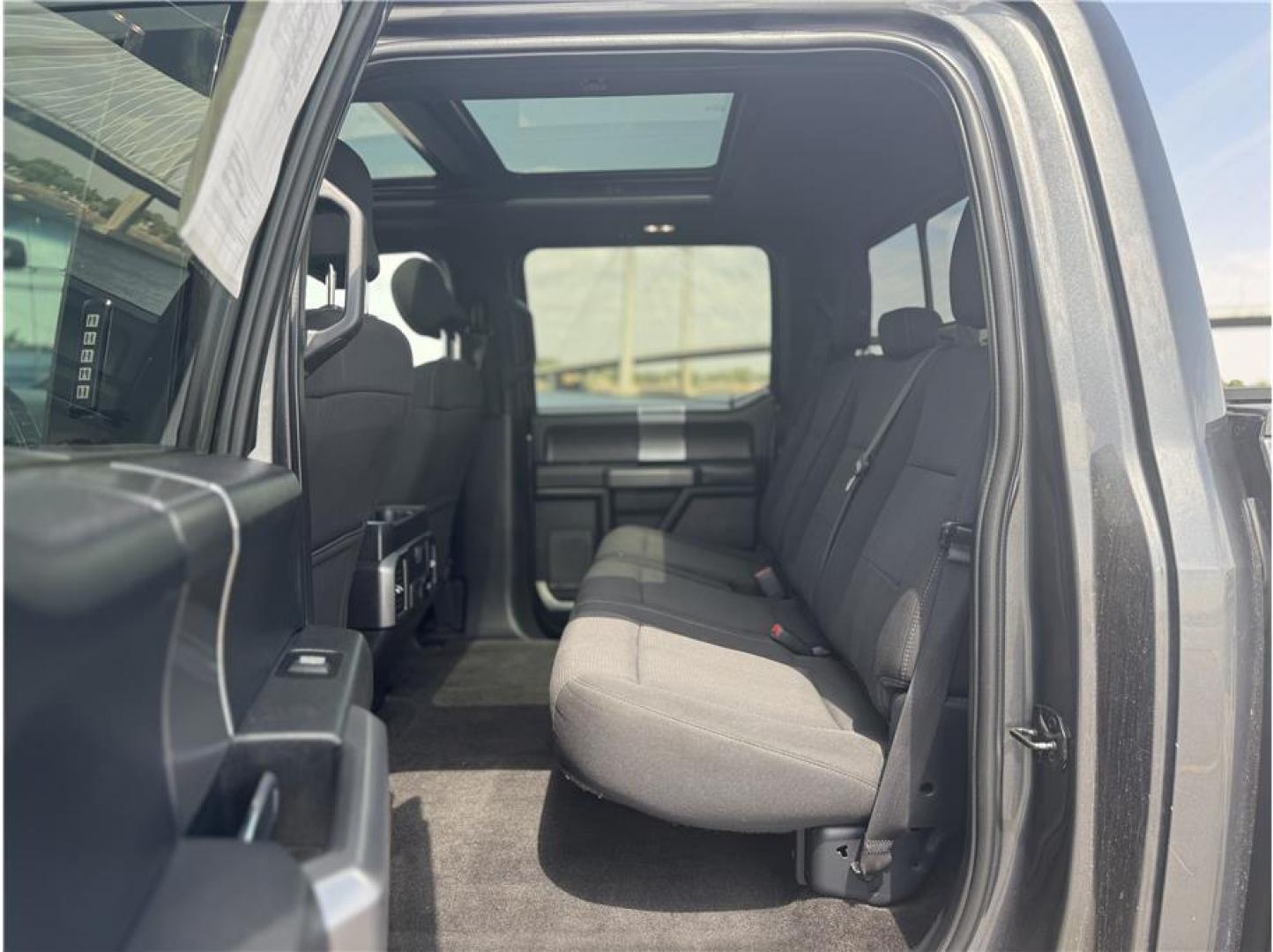 2017 Gray /No Color Ford F150 SuperCrew Cab (1FTEW1EG1HF) with an V6, EcoBoost, TT, 3.5L engine, Auto, 6-Spd SelShft transmission, located at 607 W Columbia Drive, Kennewick, WA, 99336, (509) 987-1069, 46.216743, -119.126404 - Photo#2
