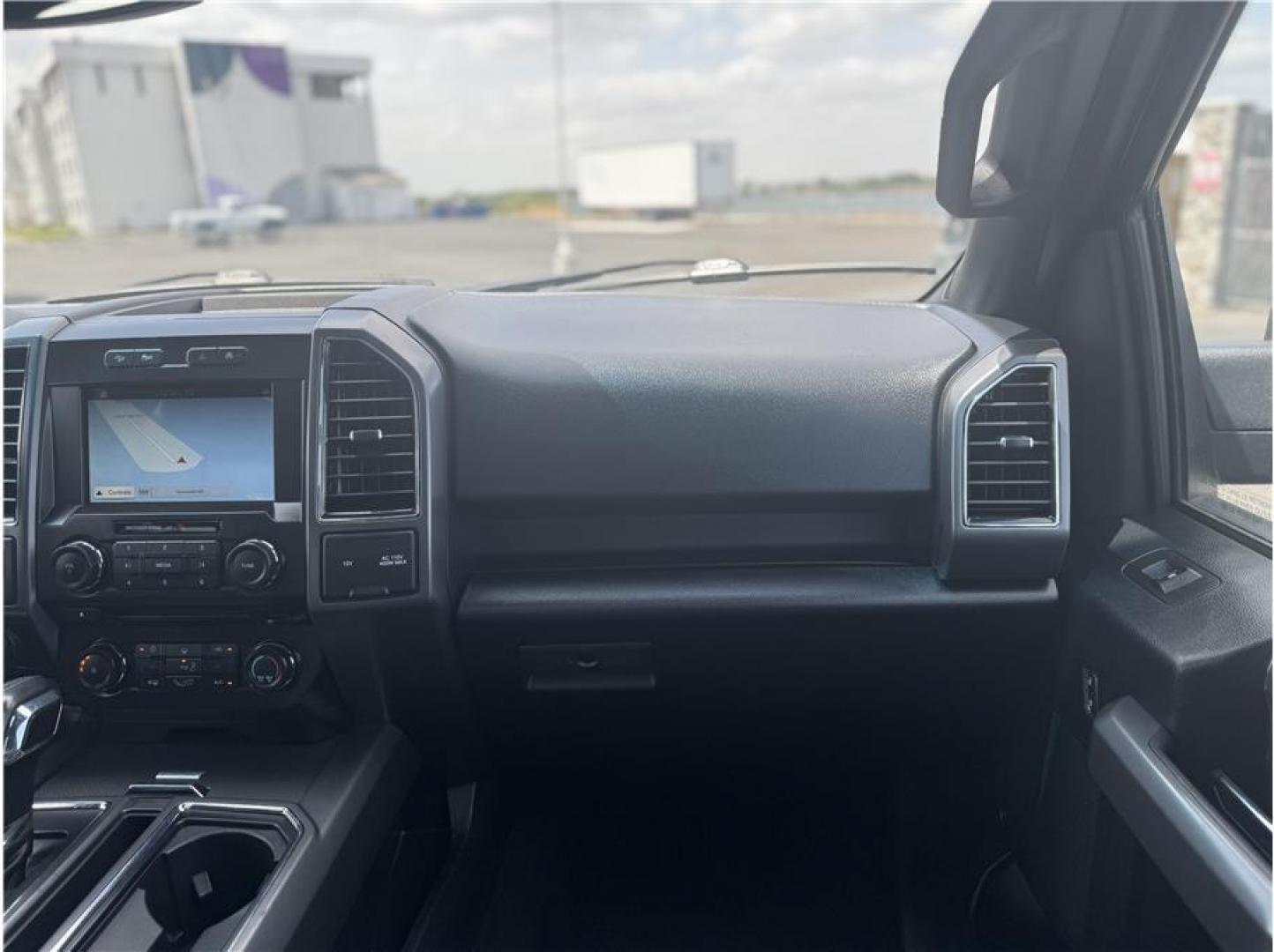 2017 Gray /No Color Ford F150 SuperCrew Cab (1FTEW1EG1HF) with an V6, EcoBoost, TT, 3.5L engine, Auto, 6-Spd SelShft transmission, located at 607 W Columbia Drive, Kennewick, WA, 99336, (509) 987-1069, 46.216743, -119.126404 - Photo#6