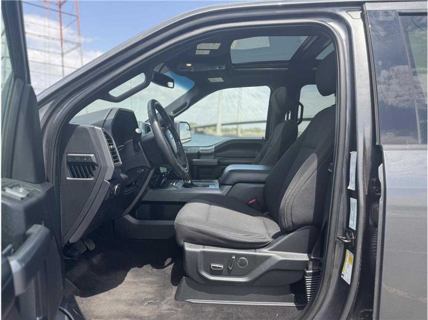 2017 Gray /No Color Ford F150 SuperCrew Cab (1FTEW1EG1HF) with an V6, EcoBoost, TT, 3.5L engine, Auto, 6-Spd SelShft transmission, located at 607 W Columbia Drive, Kennewick, WA, 99336, (509) 987-1069, 46.216743, -119.126404 - Photo#7