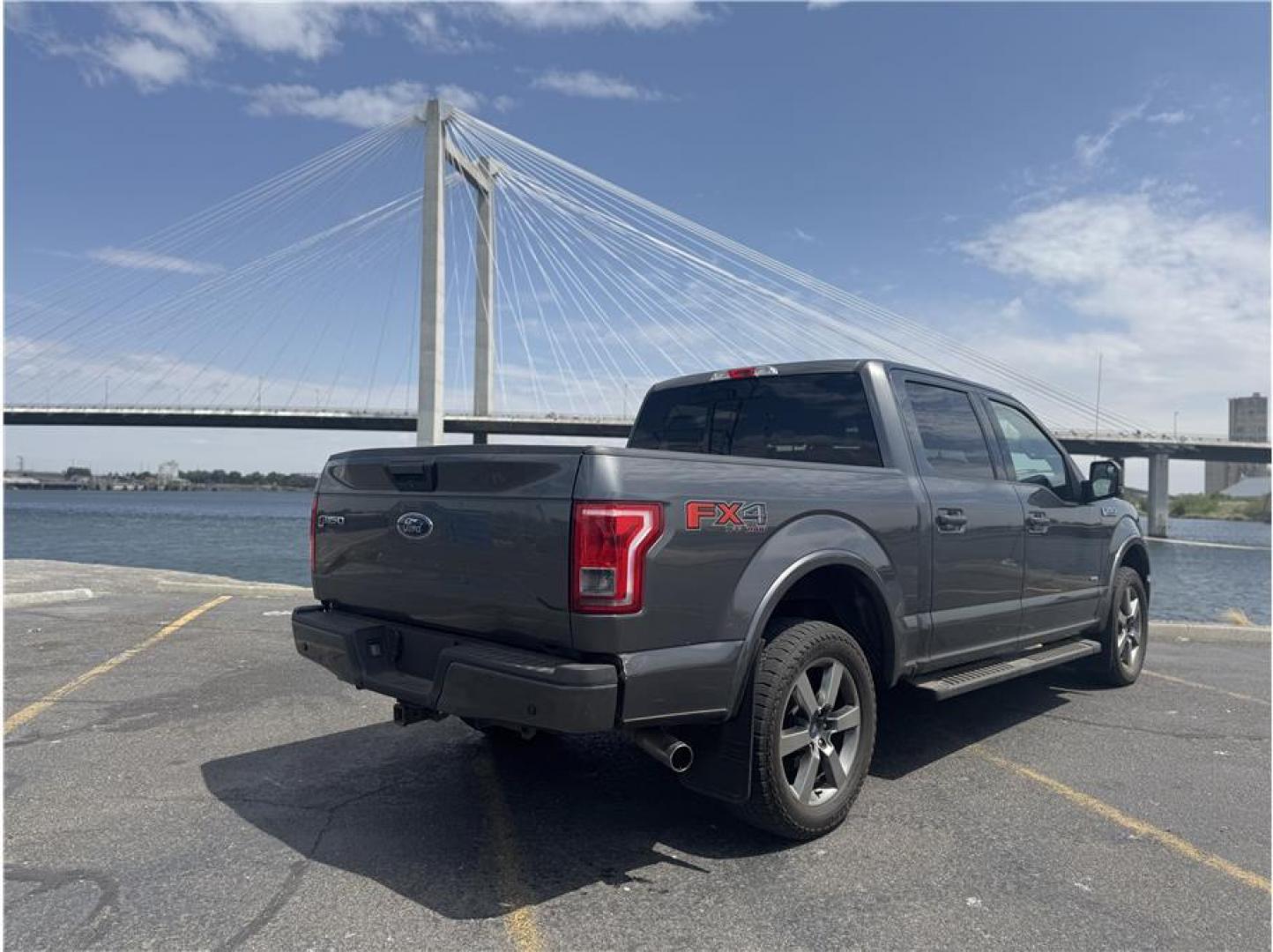2017 Gray /No Color Ford F150 SuperCrew Cab (1FTEW1EG1HF) with an V6, EcoBoost, TT, 3.5L engine, Auto, 6-Spd SelShft transmission, located at 607 W Columbia Drive, Kennewick, WA, 99336, (509) 987-1069, 46.216743, -119.126404 - Photo#13