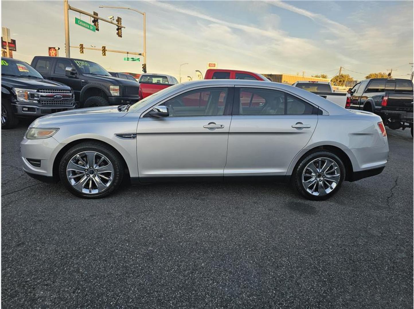2011 No Color /No Color Ford Taurus (1FAHP2FW6BG) with an V6, 3.5 Liter engine, Automatic, 6-Spd w/Overdrive transmission, located at 607 W Columbia Drive, Kennewick, WA, 99336, (509) 987-1069, 46.216743, -119.126404 - Photo#1
